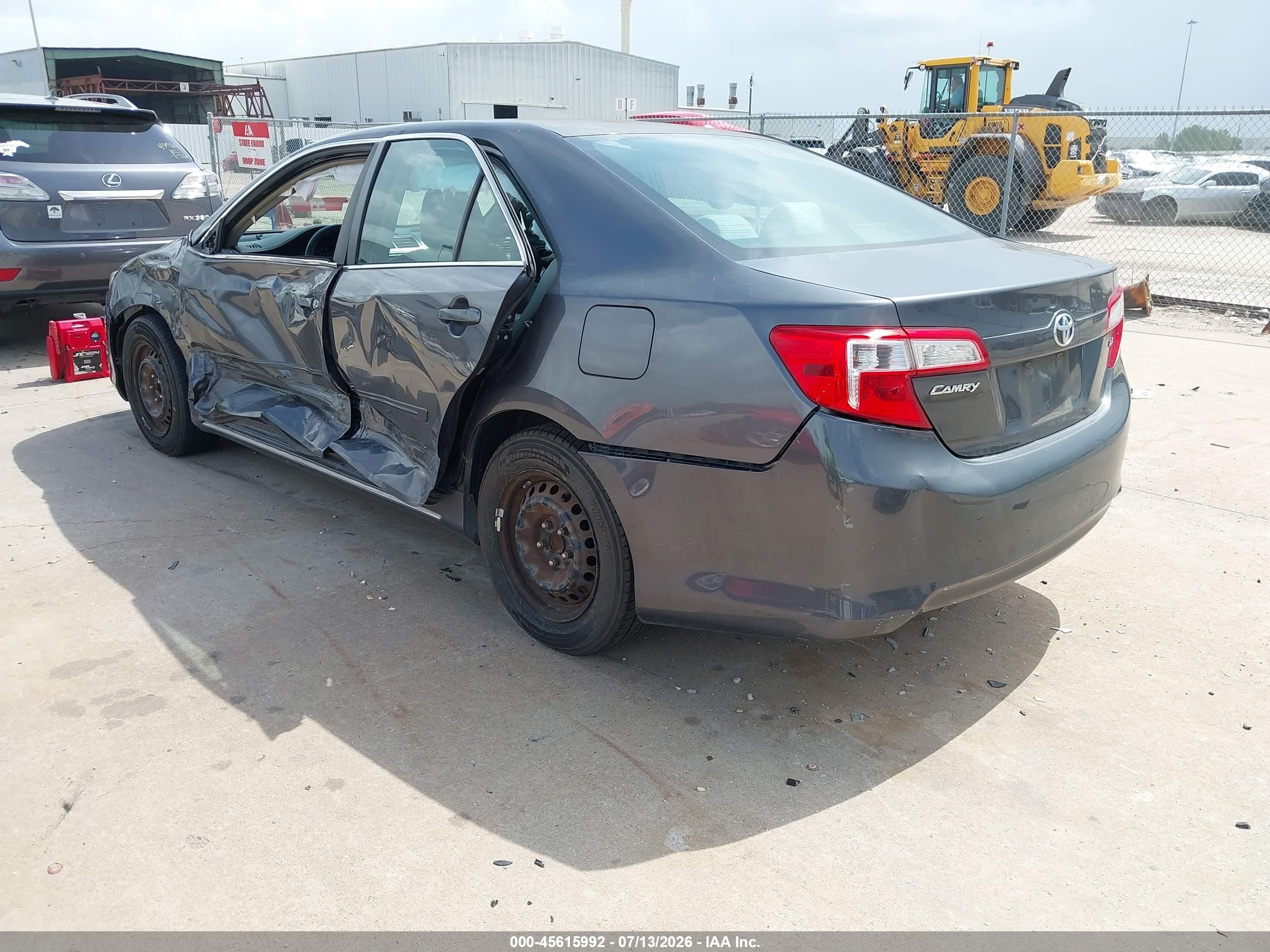 2014 Toyota Camry Le Серый vin: 4T4BF1FK1ER346937