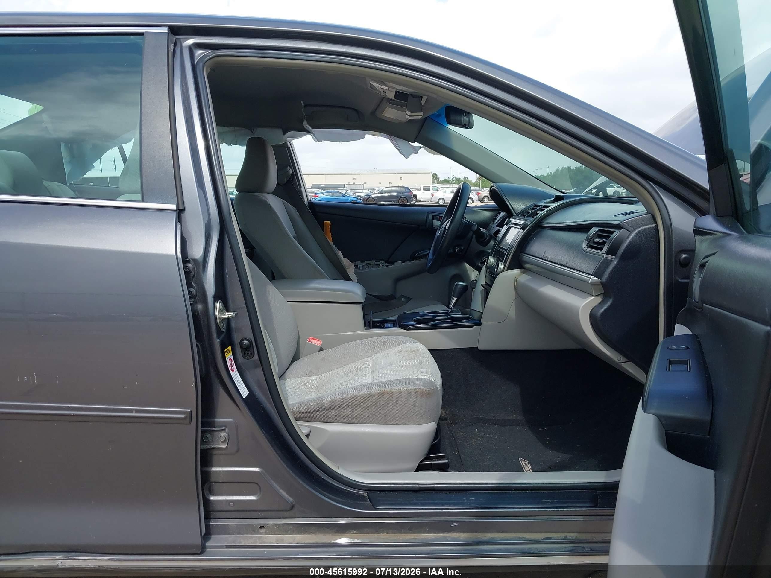 2014 Toyota Camry Le Серый vin: 4T4BF1FK1ER346937