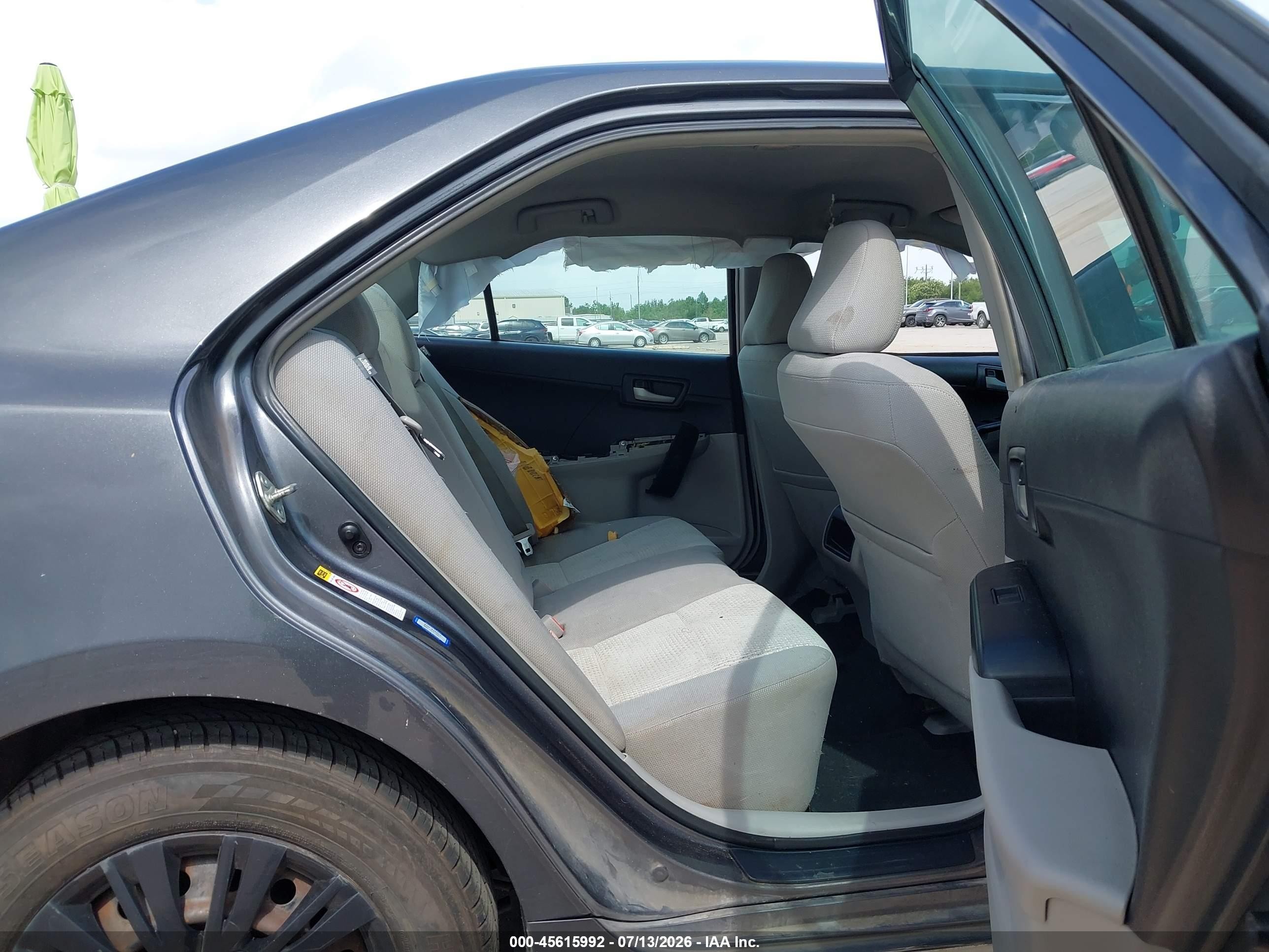 2014 Toyota Camry Le Серый vin: 4T4BF1FK1ER346937