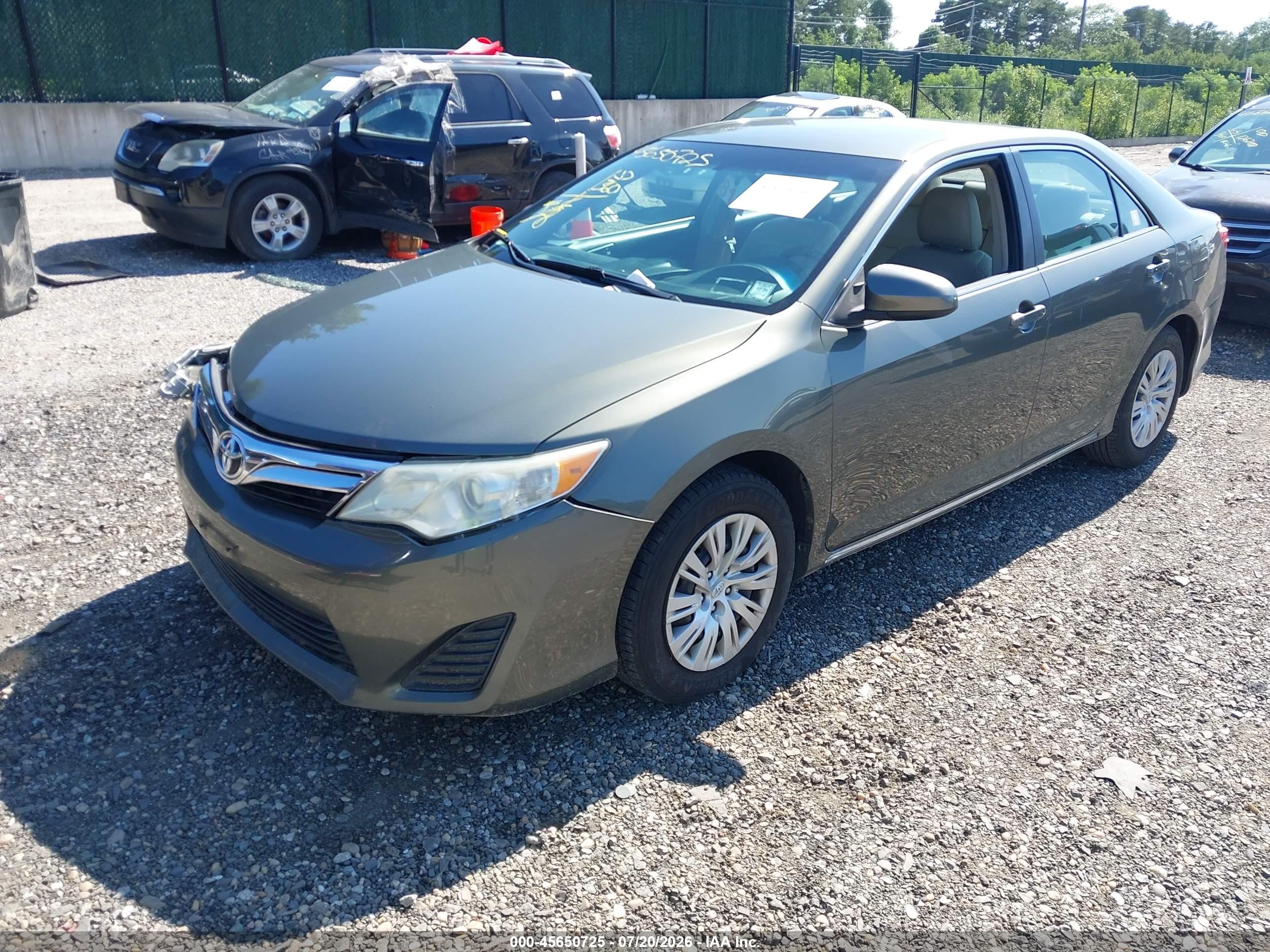 2014 Toyota Camry Le Зеленый vin: 4T4BF1FK1ER353399