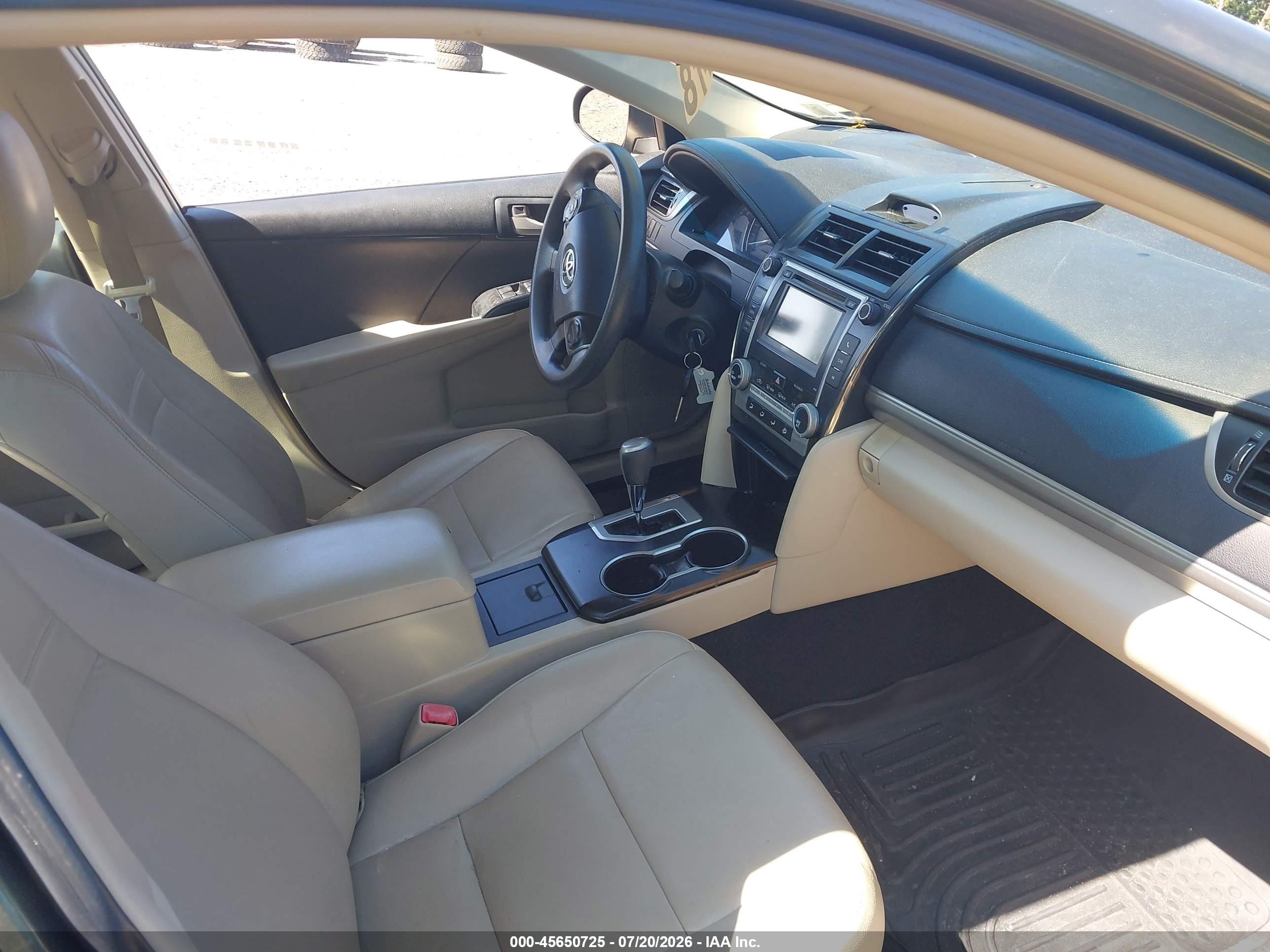 2014 Toyota Camry Le Зеленый vin: 4T4BF1FK1ER353399