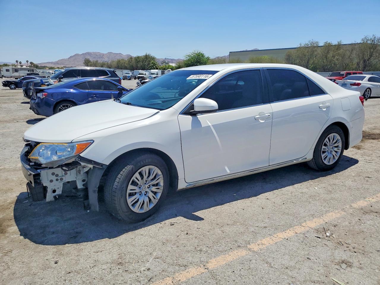 2014 Toyota Camry Le White vin: 4T4BF1FK1ER359753