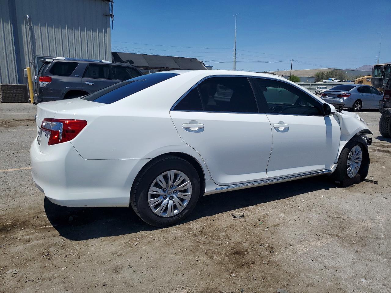 2014 Toyota Camry Le White vin: 4T4BF1FK1ER359753