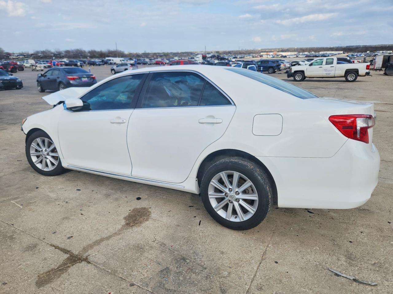 2014 Toyota Camry Xle White vin: 4T4BF1FK1ER364371