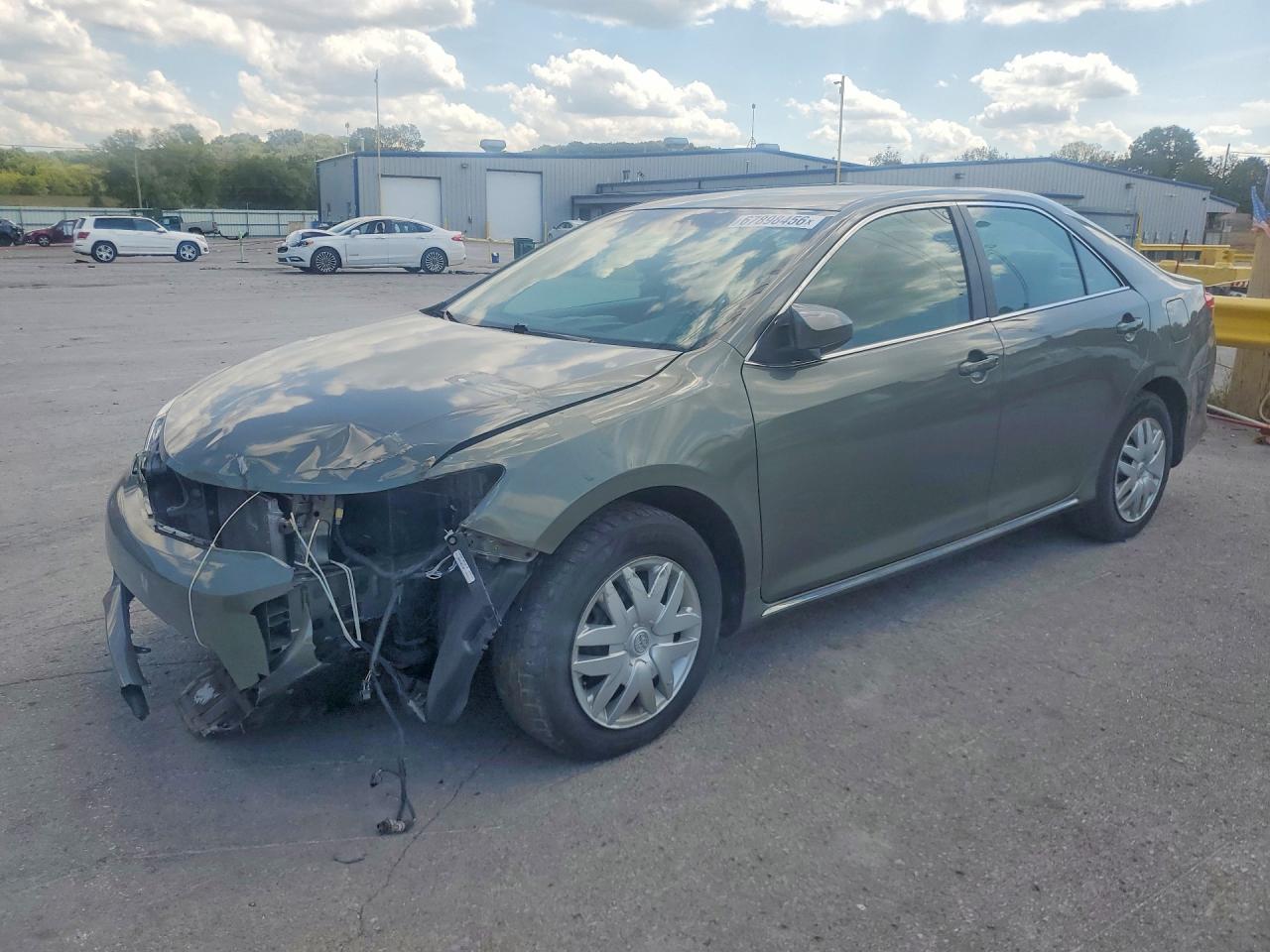 2014 Toyota Camry Le Green vin: 4T4BF1FK1ER372339