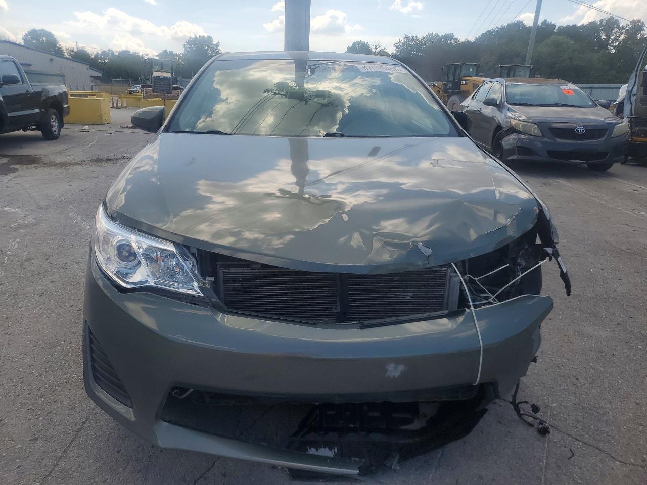 2014 Toyota Camry Le Green vin: 4T4BF1FK1ER372339