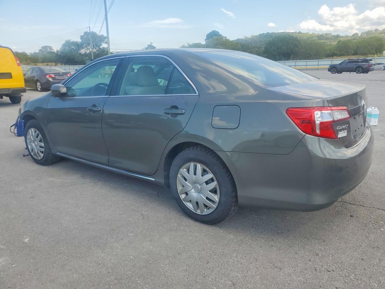 2014 Toyota Camry Le Green vin: 4T4BF1FK1ER372339