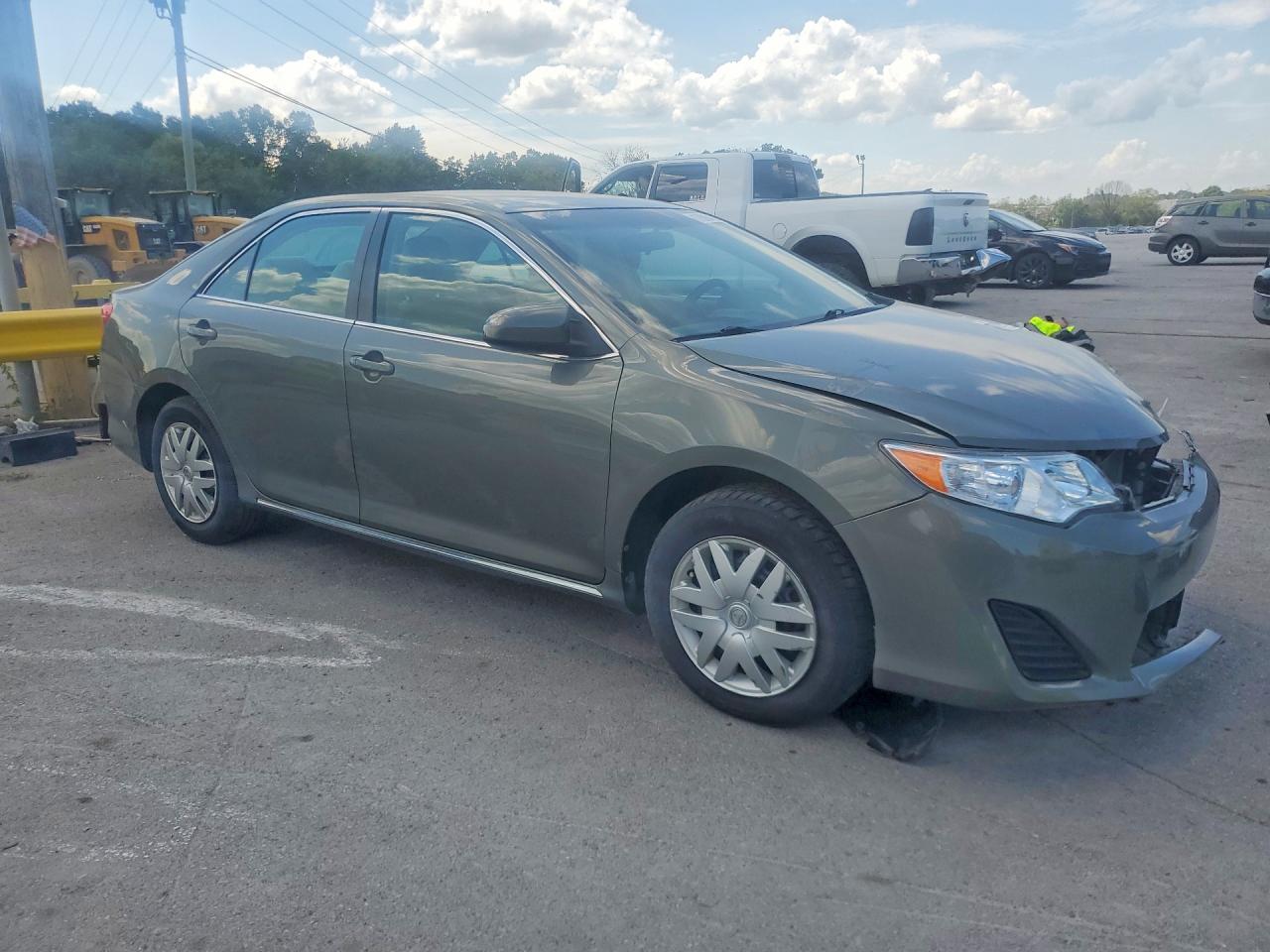 2014 Toyota Camry Le Green vin: 4T4BF1FK1ER372339