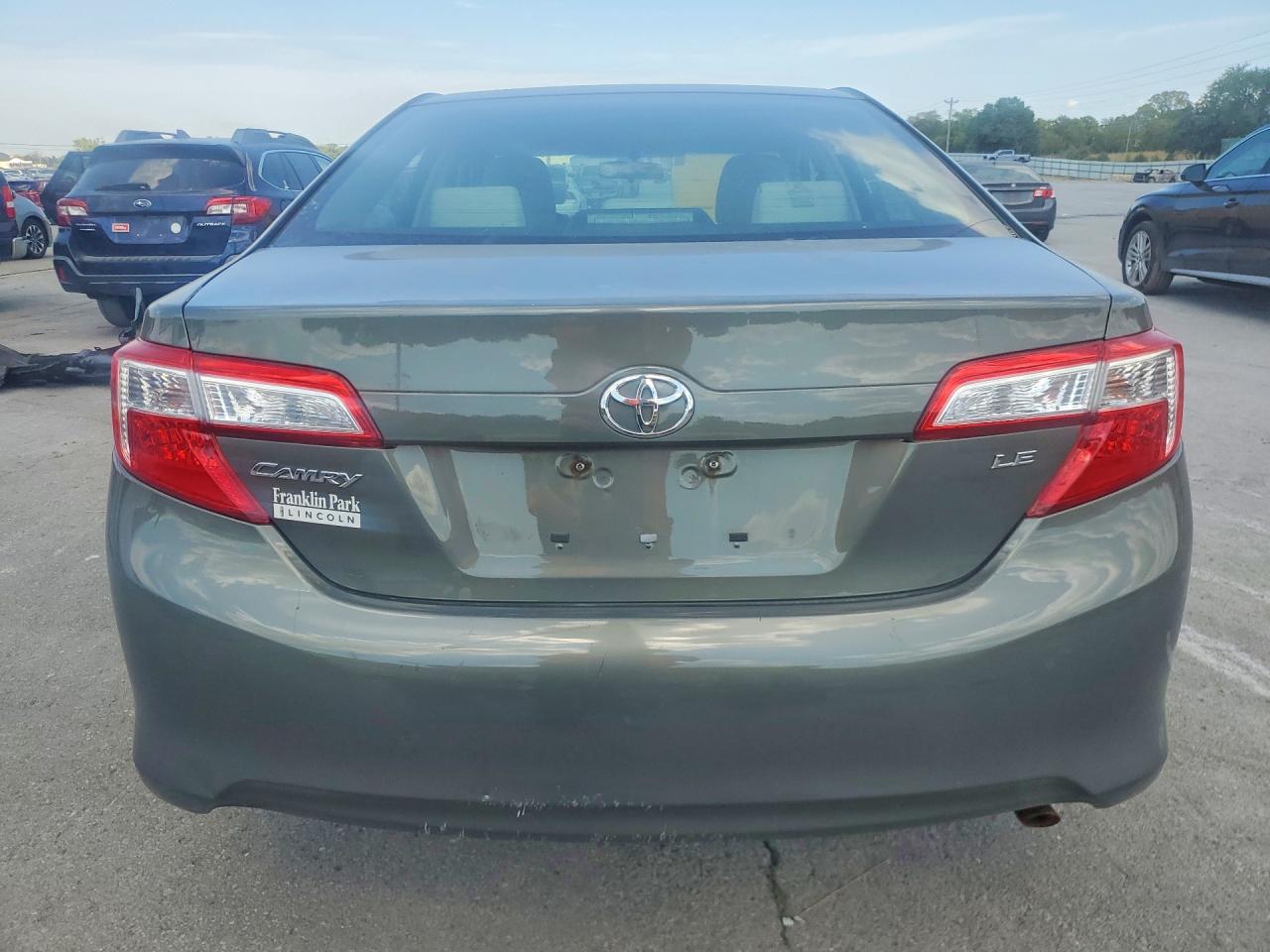 2014 Toyota Camry Le Green vin: 4T4BF1FK1ER372339