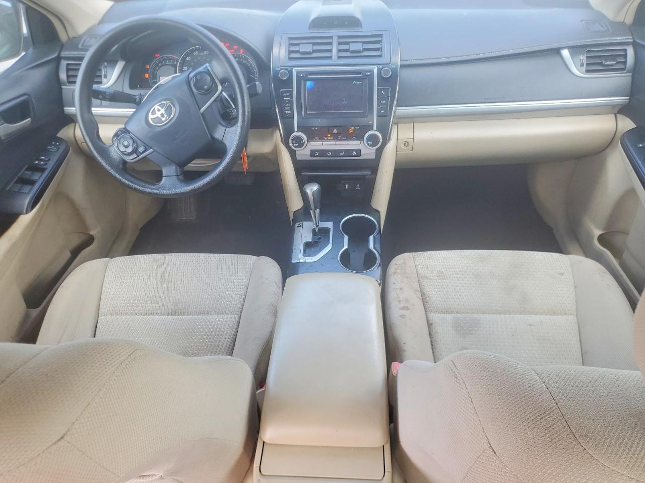 2014 Toyota Camry Le Green vin: 4T4BF1FK1ER372339