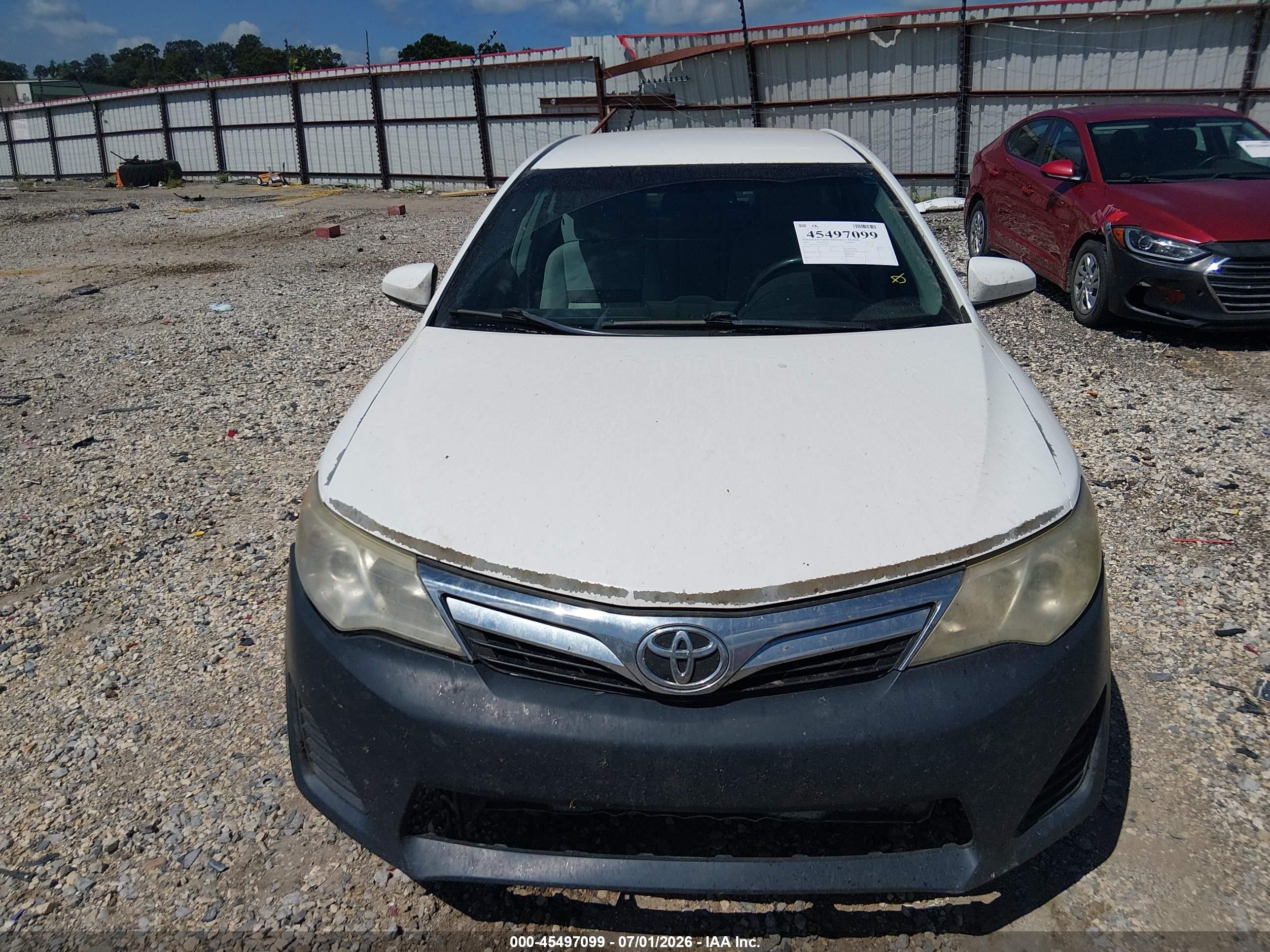 2014 Toyota Camry Le Белый vin: 4T4BF1FK1ER374382