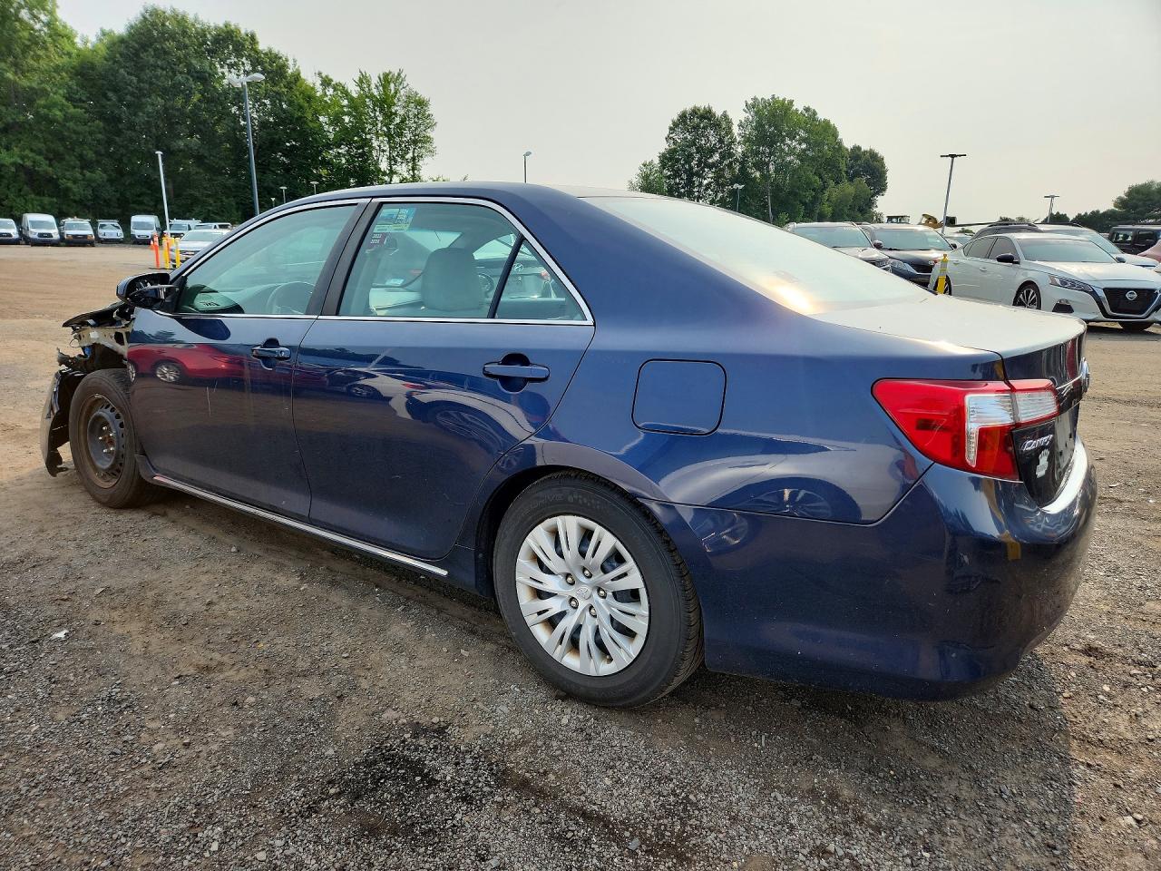 2014 Toyota Camry Le Blue vin: 4T4BF1FK1ER376102