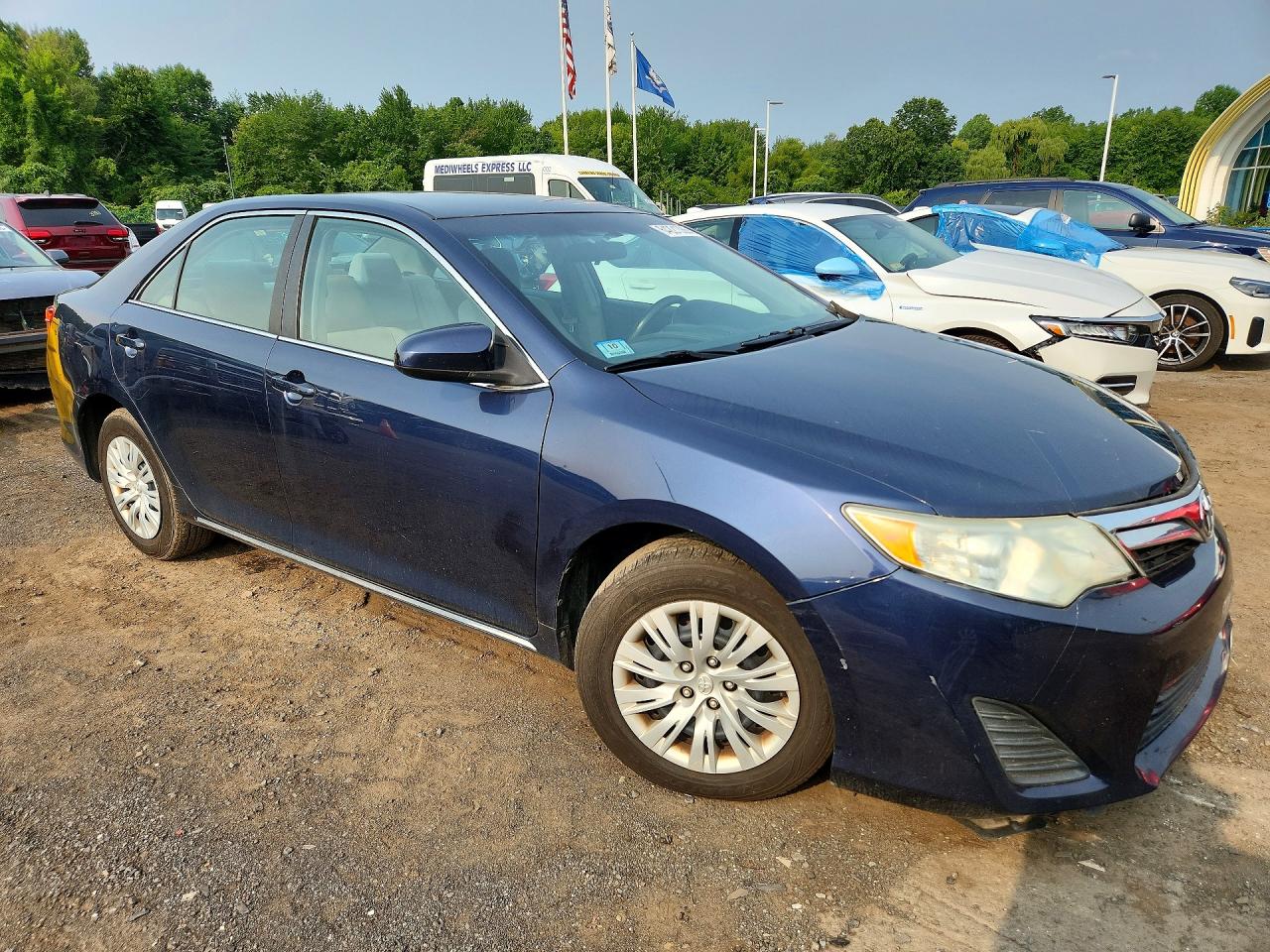 2014 Toyota Camry Le Blue vin: 4T4BF1FK1ER376102