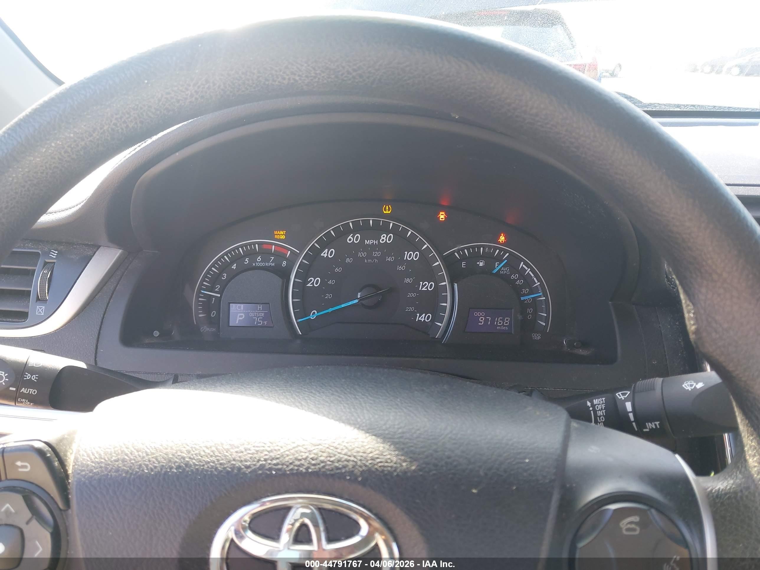2014 Toyota Camry Le Green vin: 4T4BF1FK1ER379274