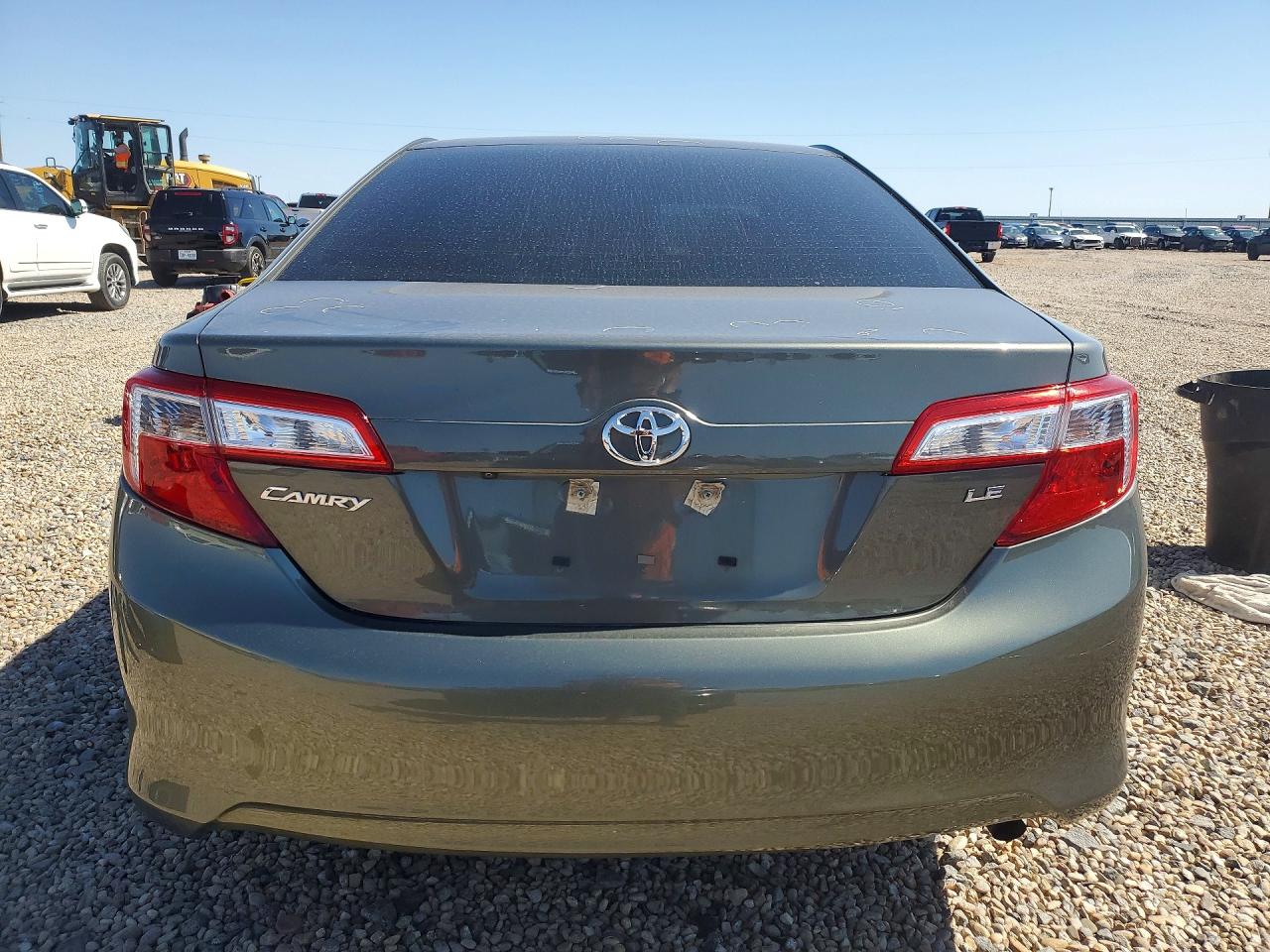 2014 Toyota Camry Le Green vin: 4T4BF1FK1ER390694