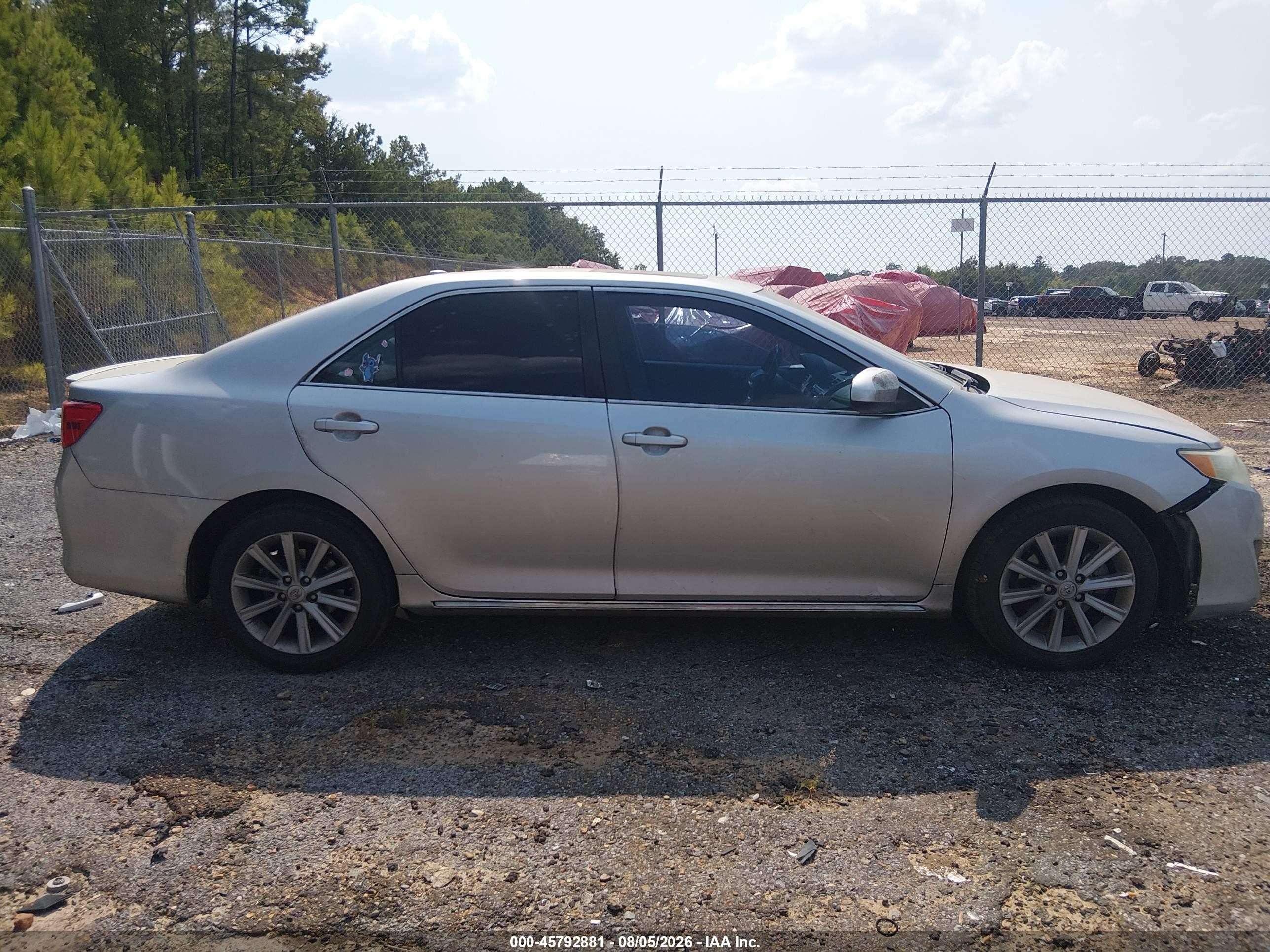 2014 Toyota Camry Xle Silver vin: 4T4BF1FK1ER400642