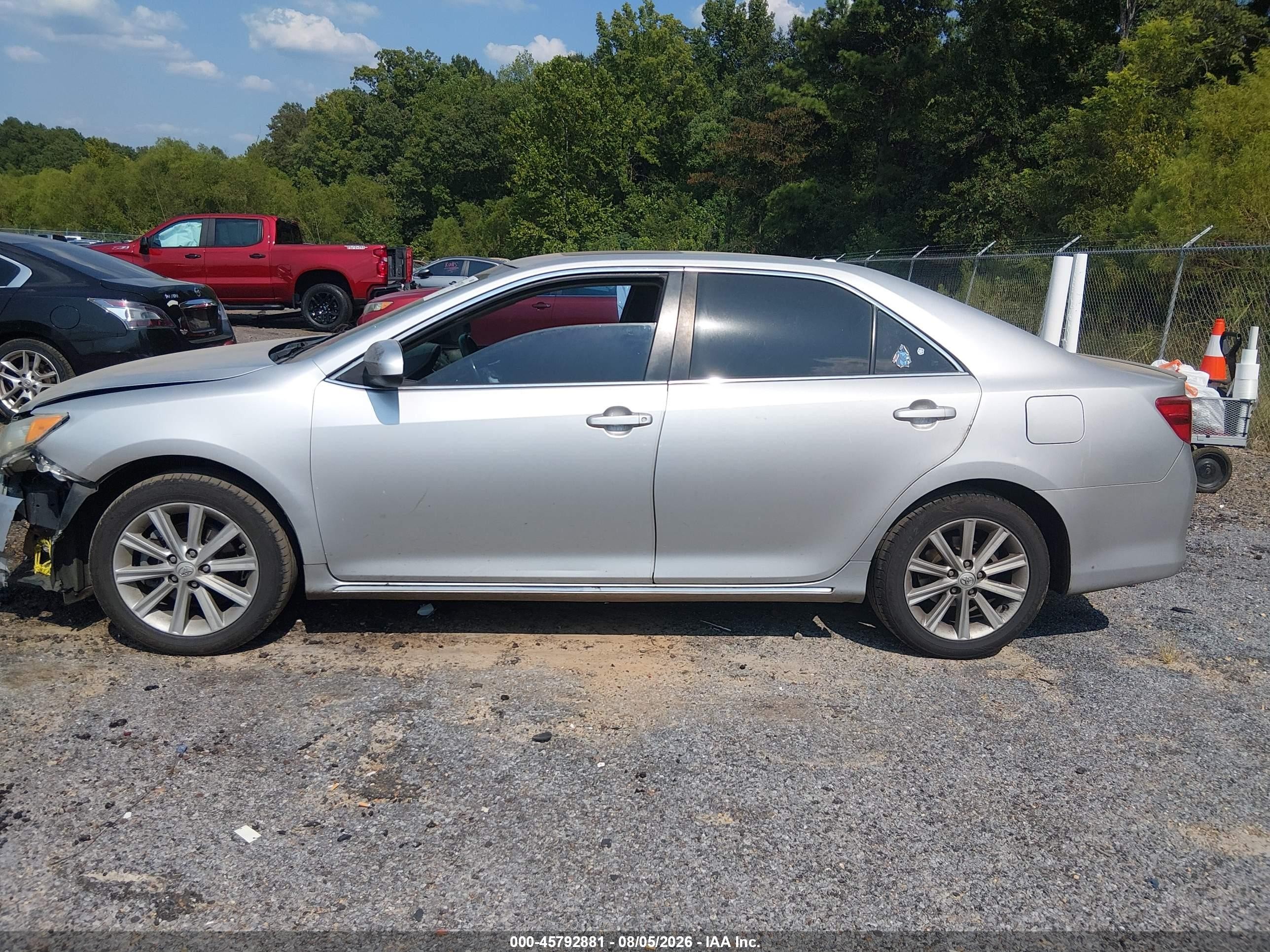 2014 Toyota Camry Xle Silver vin: 4T4BF1FK1ER400642