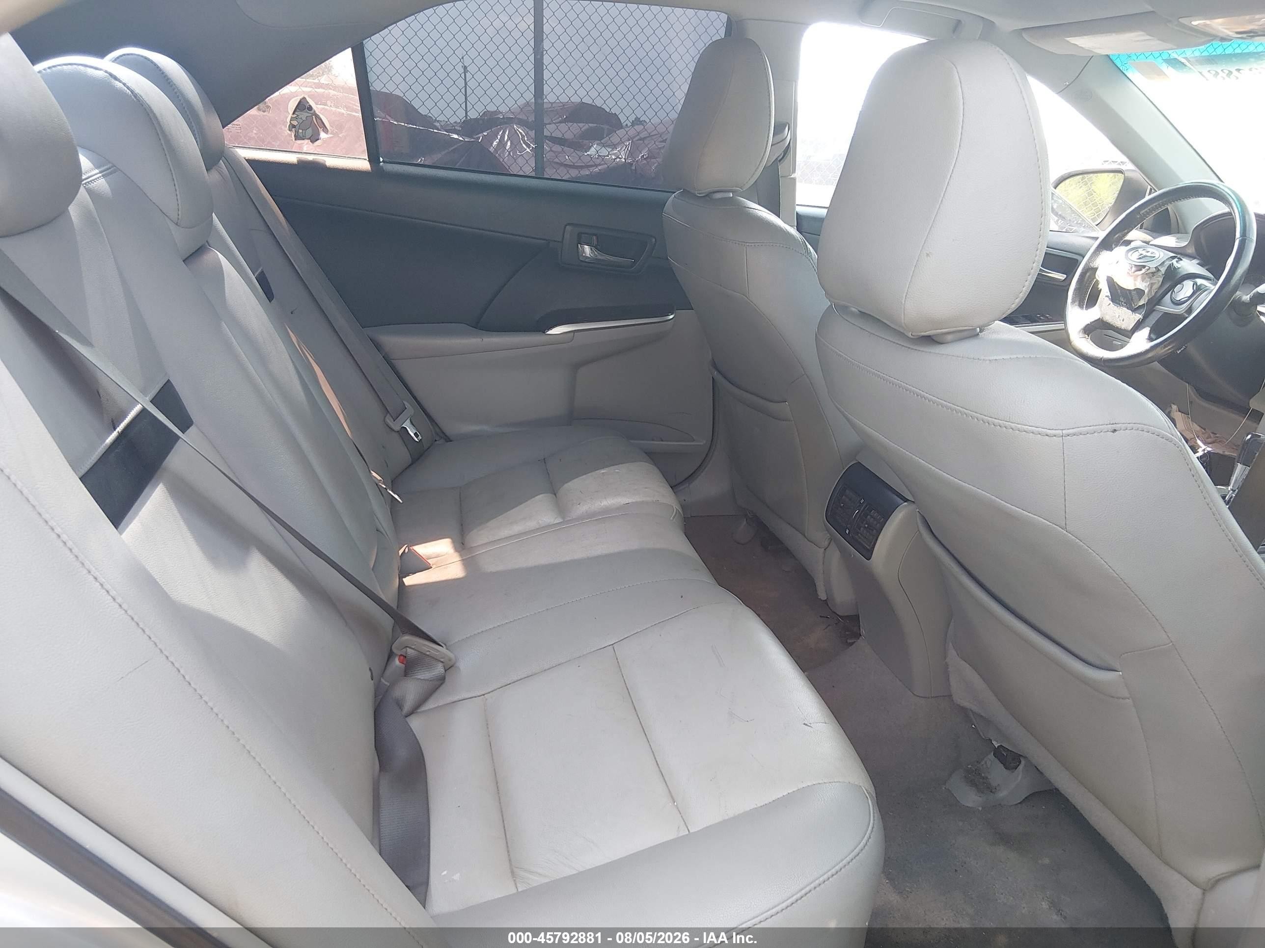 2014 Toyota Camry Xle Silver vin: 4T4BF1FK1ER400642