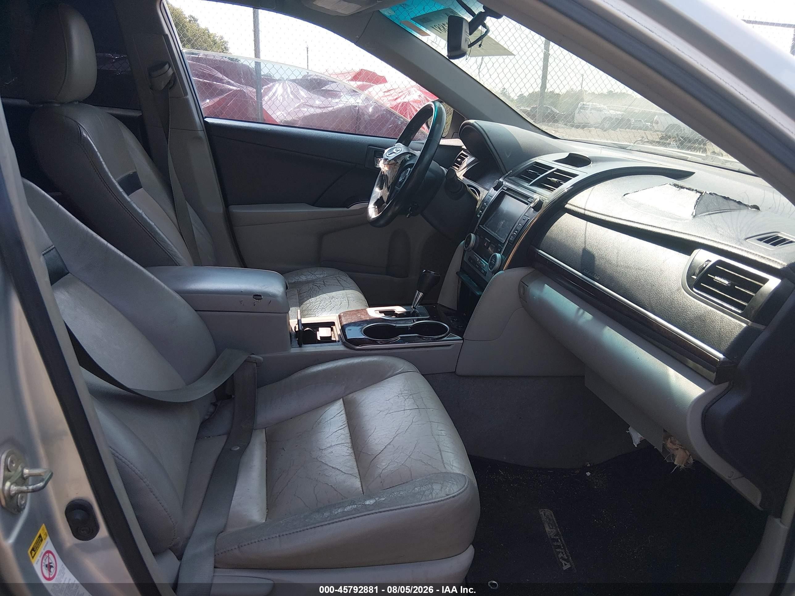 2014 Toyota Camry Xle Silver vin: 4T4BF1FK1ER400642