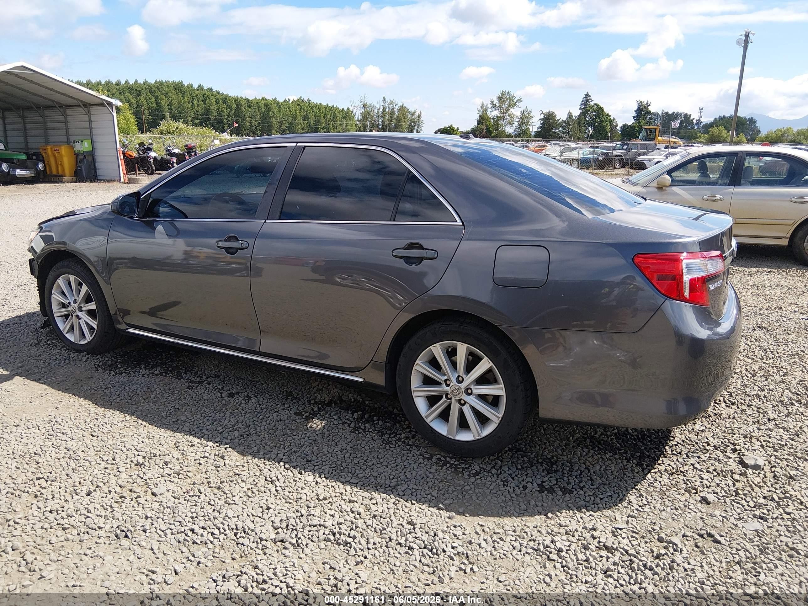 2014 Toyota Camry Xle Gray vin: 4T4BF1FK1ER409972