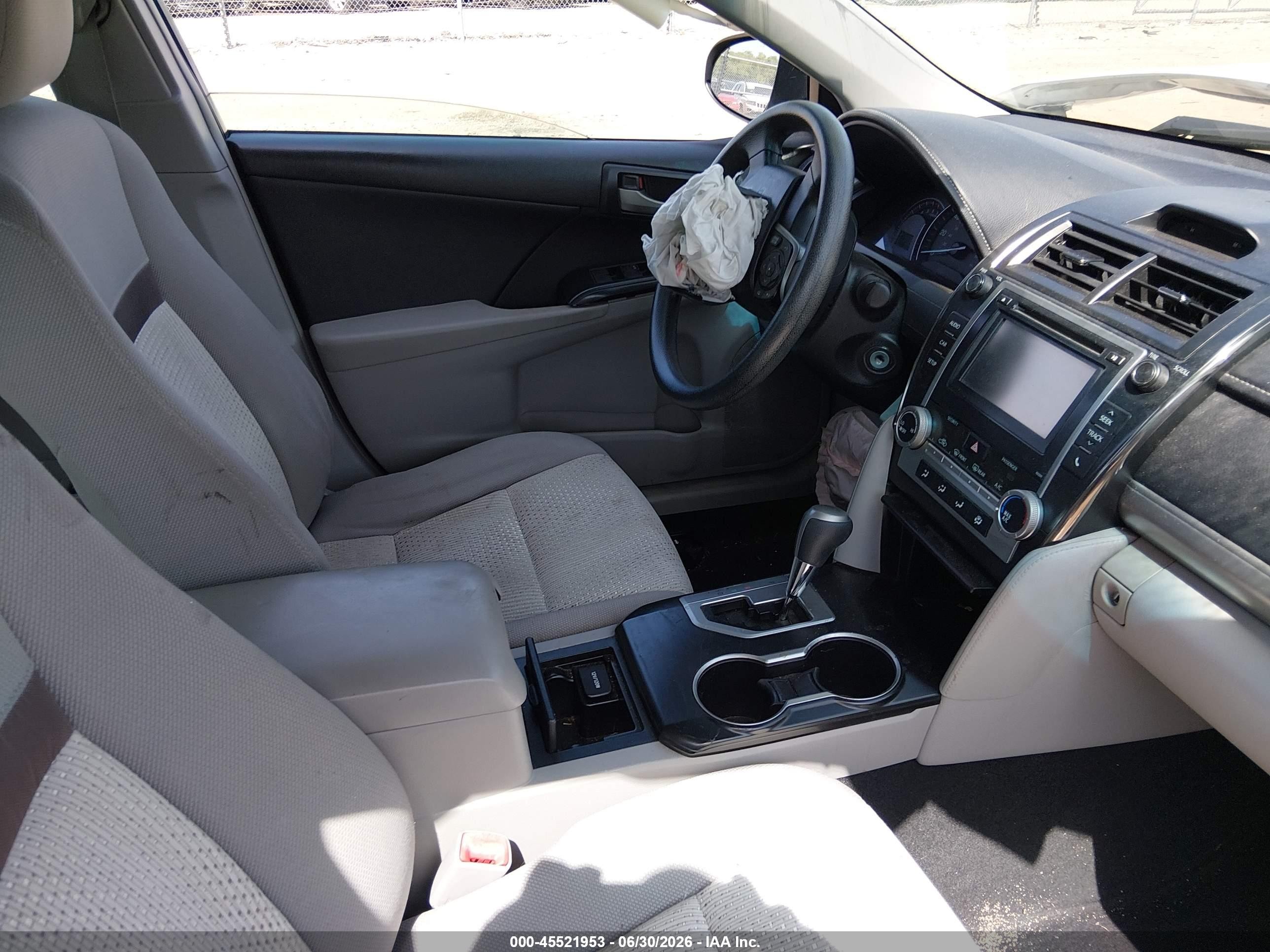 2014 Toyota Camry Le White vin: 4T4BF1FK1ER412449