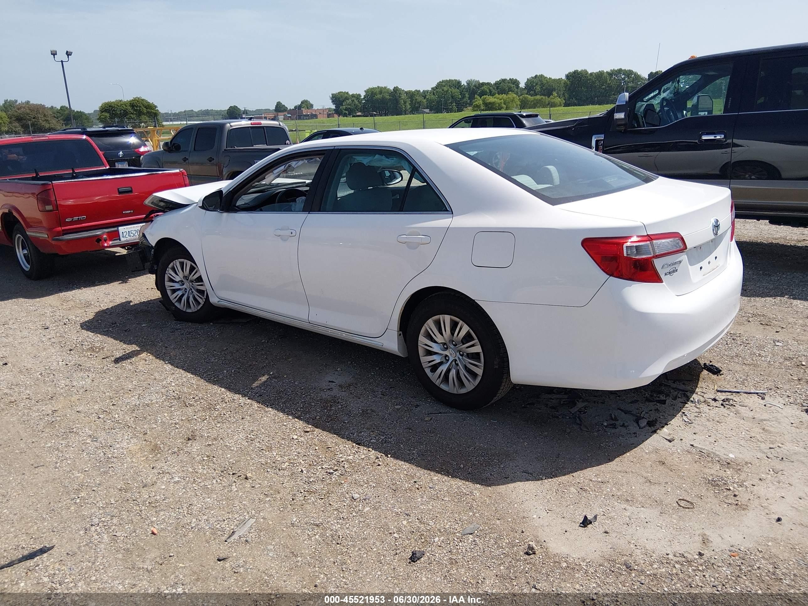 2014 Toyota Camry Le White vin: 4T4BF1FK1ER412449