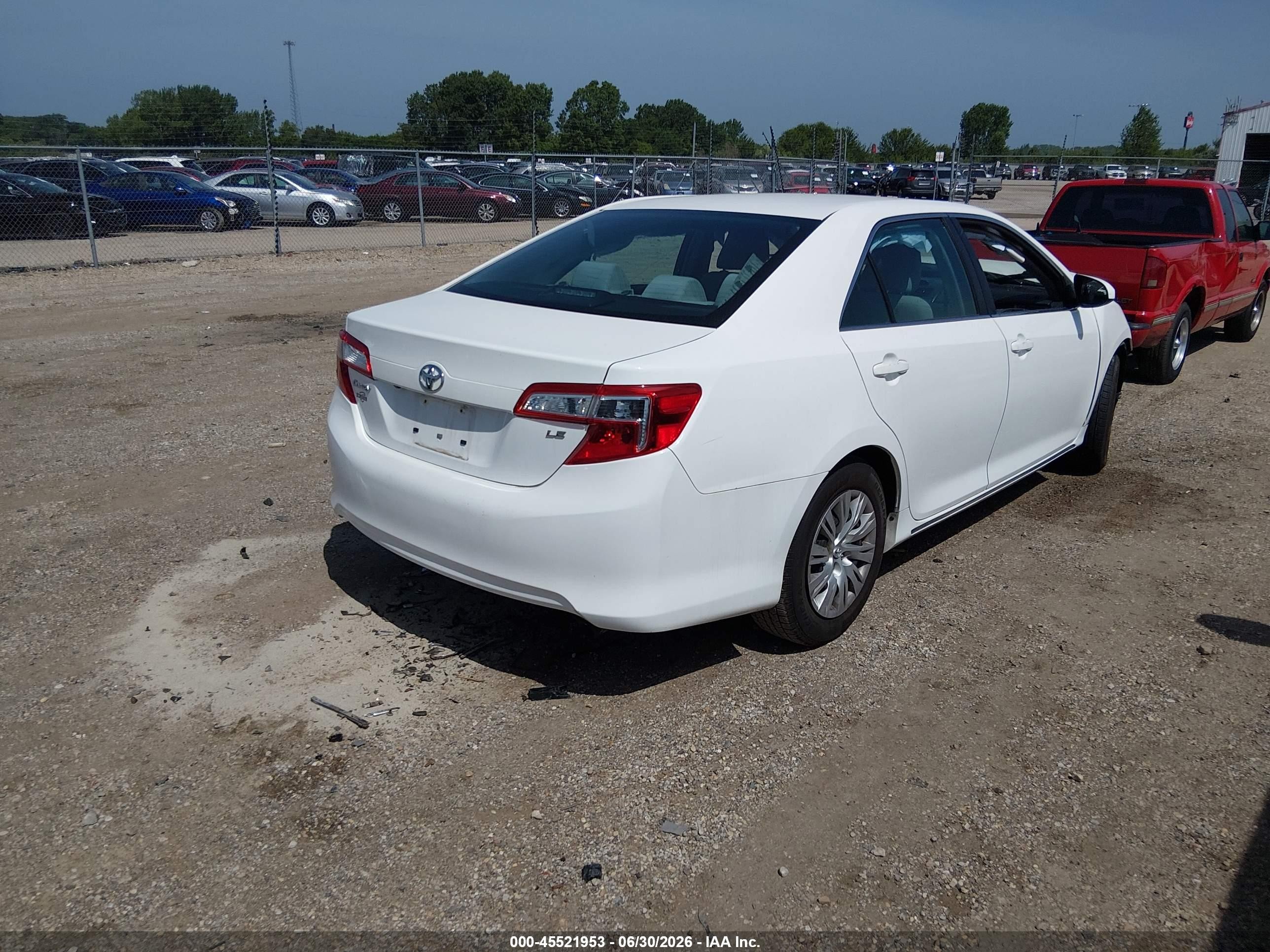 2014 Toyota Camry Le White vin: 4T4BF1FK1ER412449
