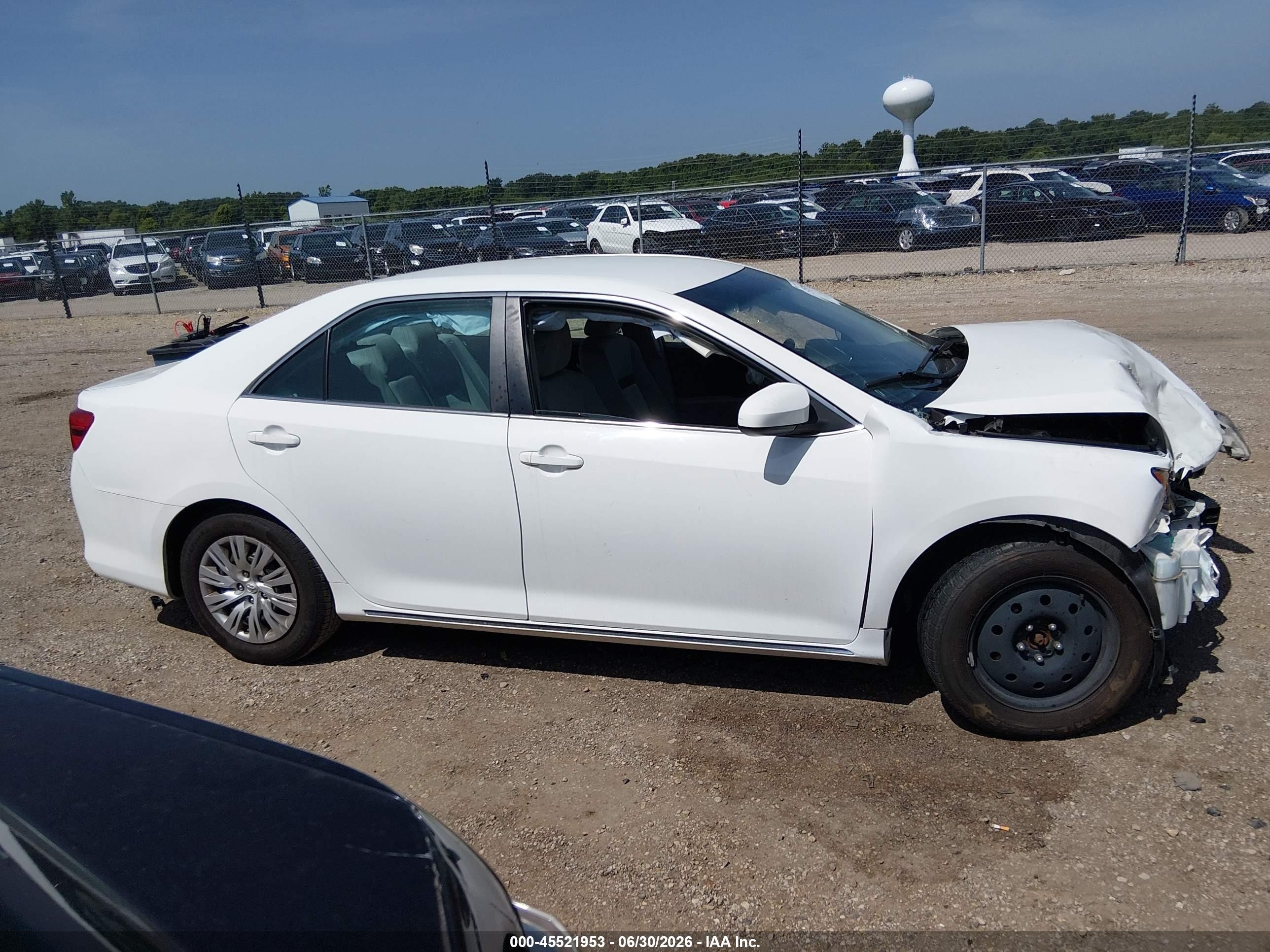 2014 Toyota Camry Le White vin: 4T4BF1FK1ER412449