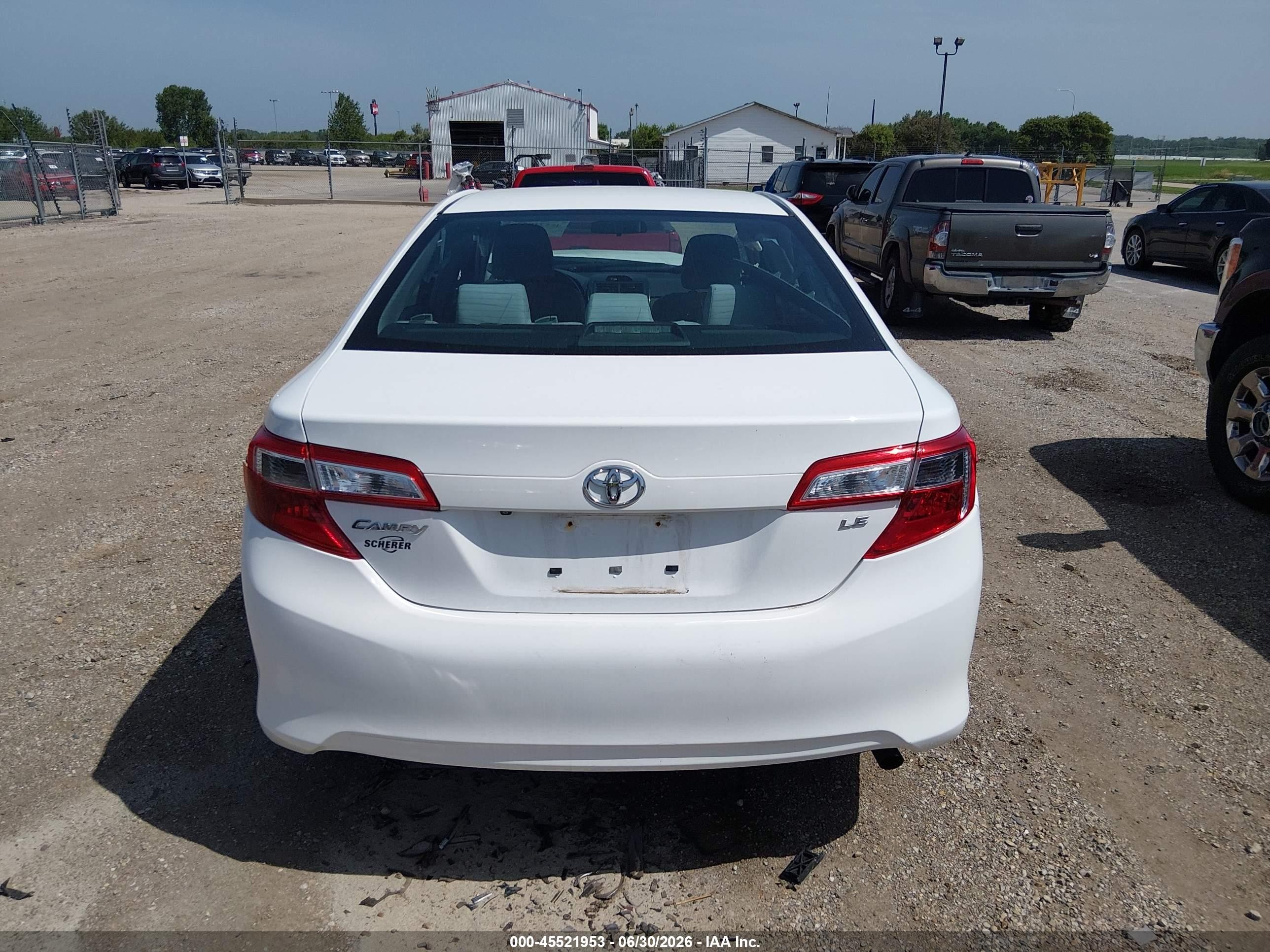 2014 Toyota Camry Le White vin: 4T4BF1FK1ER412449