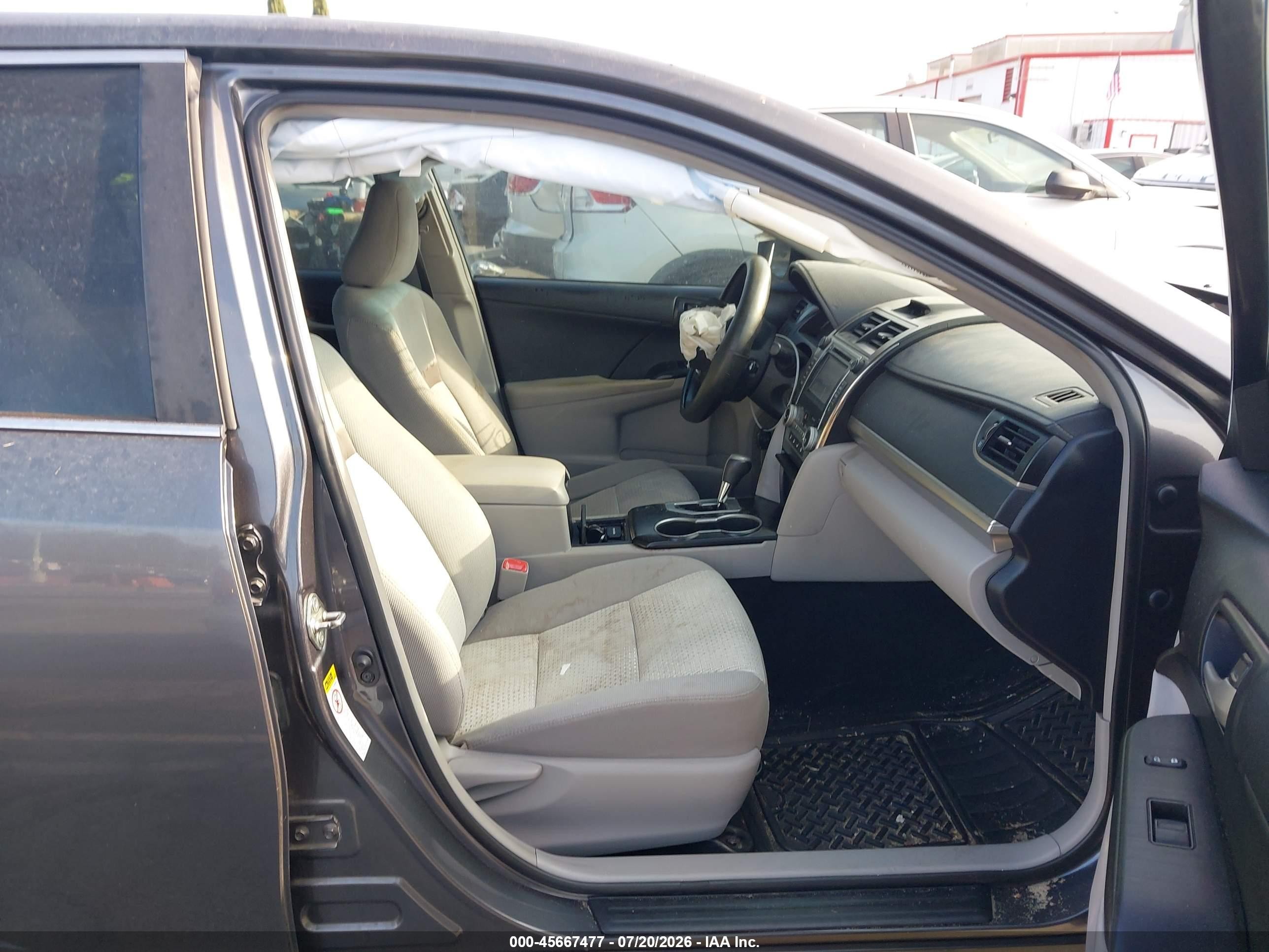 2014 Toyota Camry Le Gray vin: 4T4BF1FK1ER414458