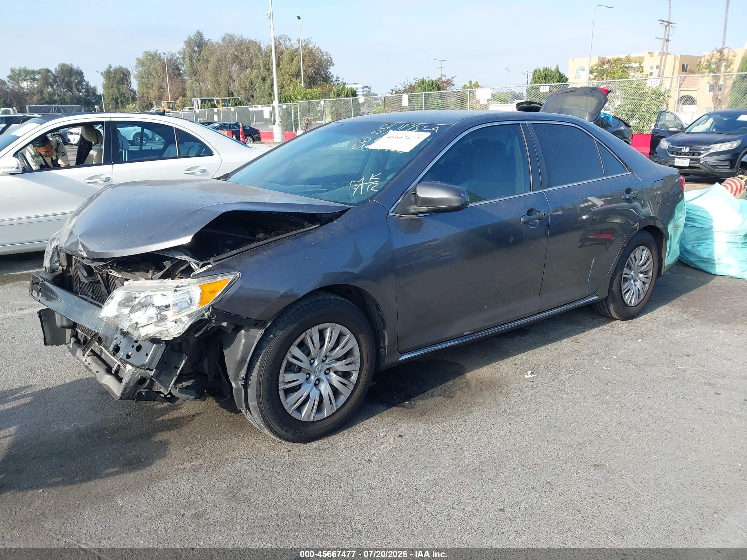 2014 Toyota Camry Le Gray vin: 4T4BF1FK1ER414458