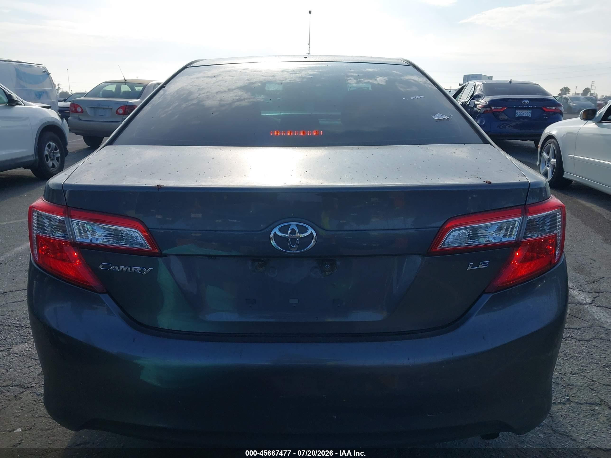 2014 Toyota Camry Le Gray vin: 4T4BF1FK1ER414458