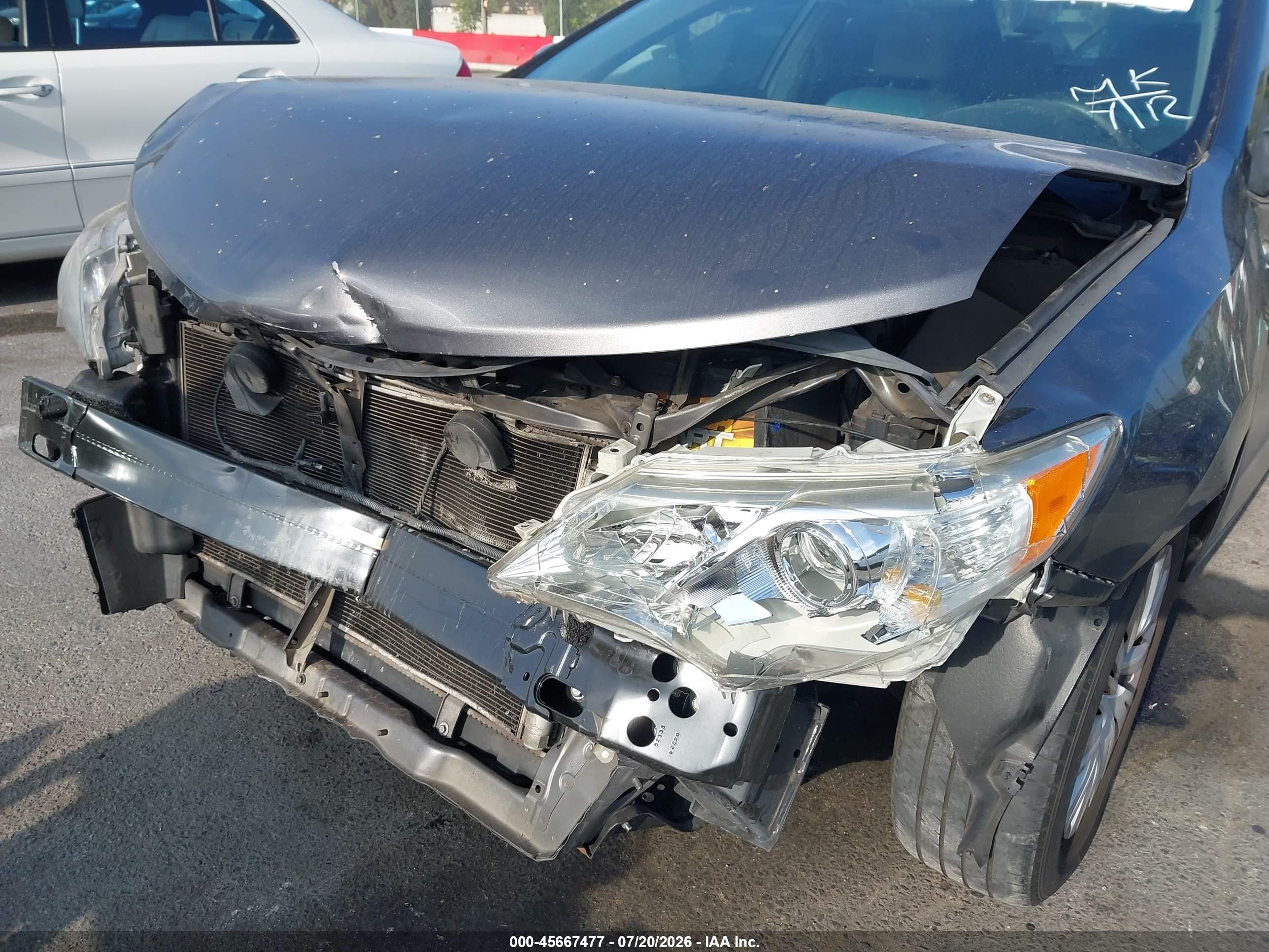 2014 Toyota Camry Le Gray vin: 4T4BF1FK1ER414458