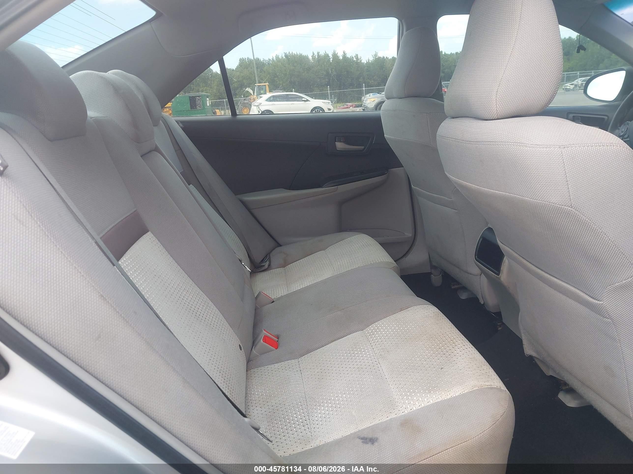 2014 Toyota Camry Le Silver vin: 4T4BF1FK1ER415643