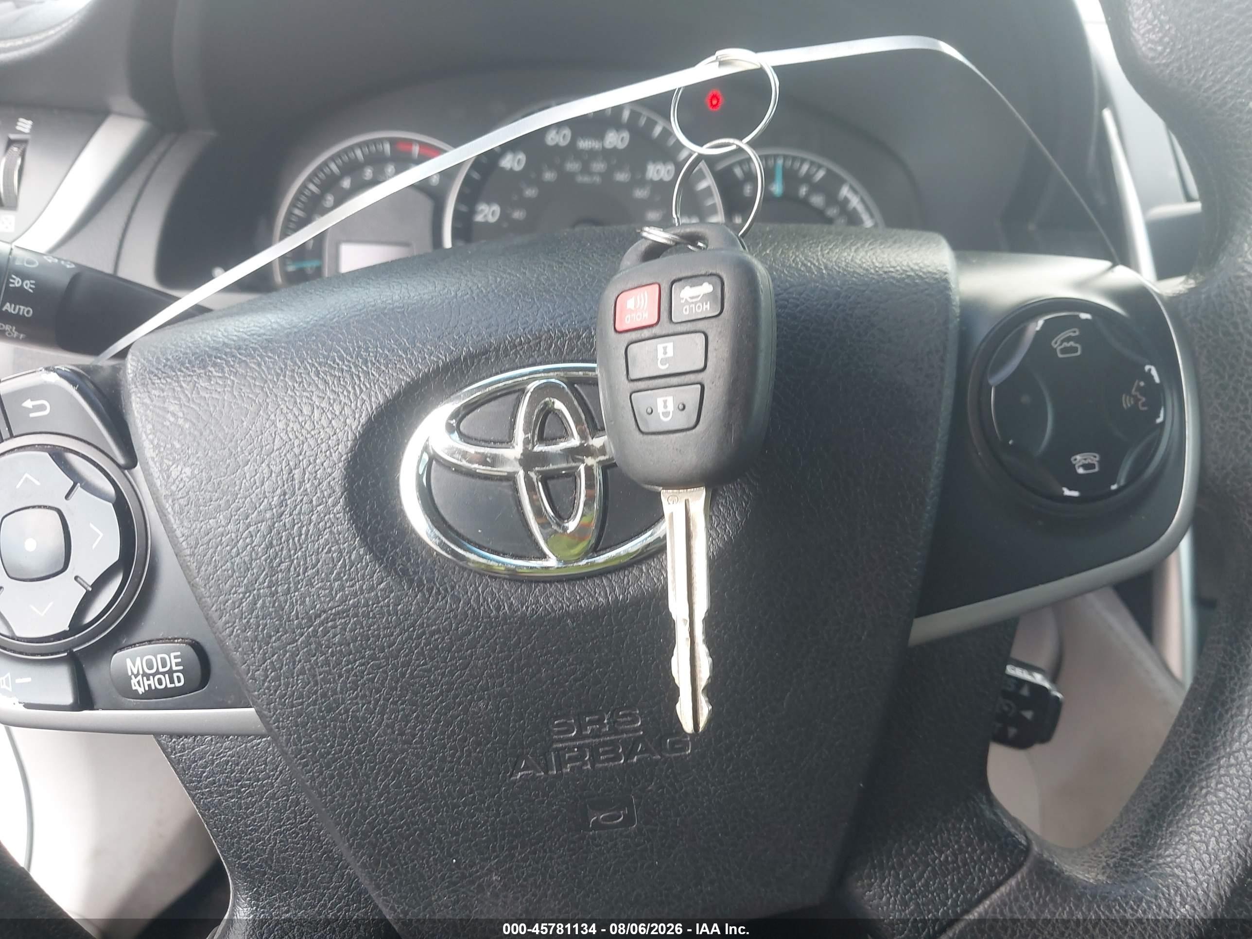 2014 Toyota Camry Le Silver vin: 4T4BF1FK1ER415643