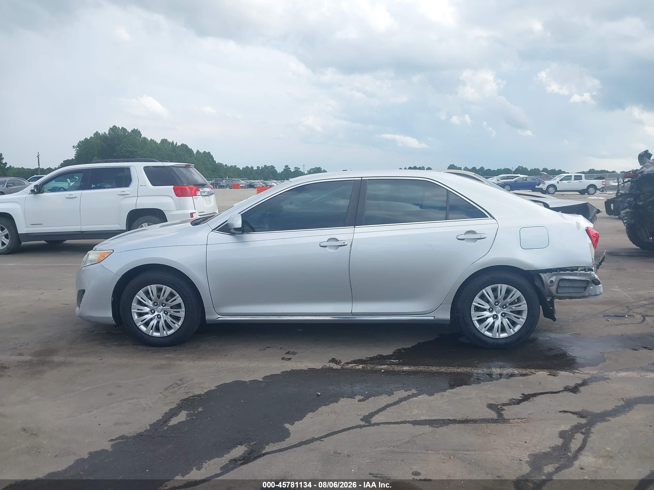 2014 Toyota Camry Le Silver vin: 4T4BF1FK1ER415643