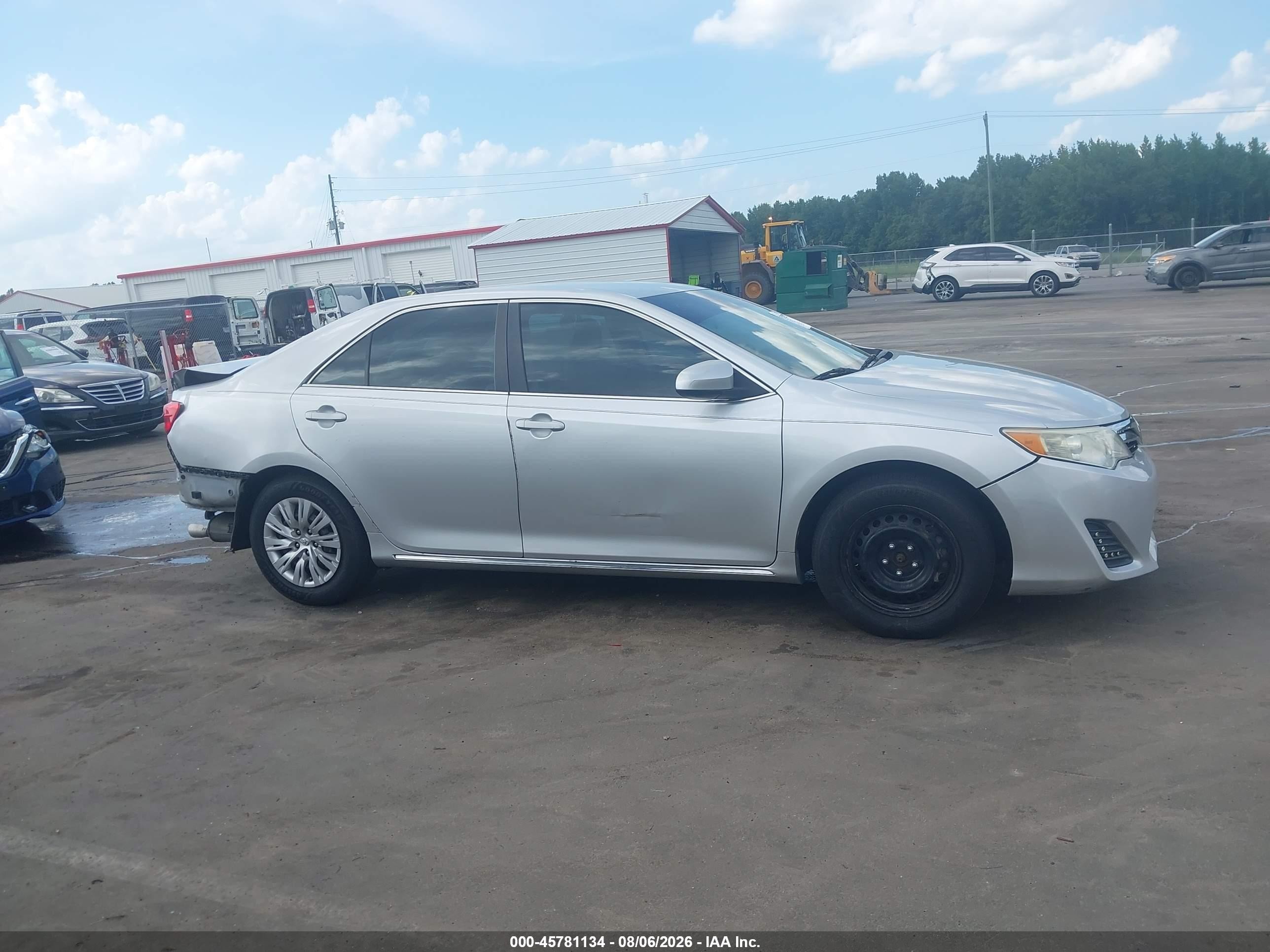 2014 Toyota Camry Le Silver vin: 4T4BF1FK1ER415643