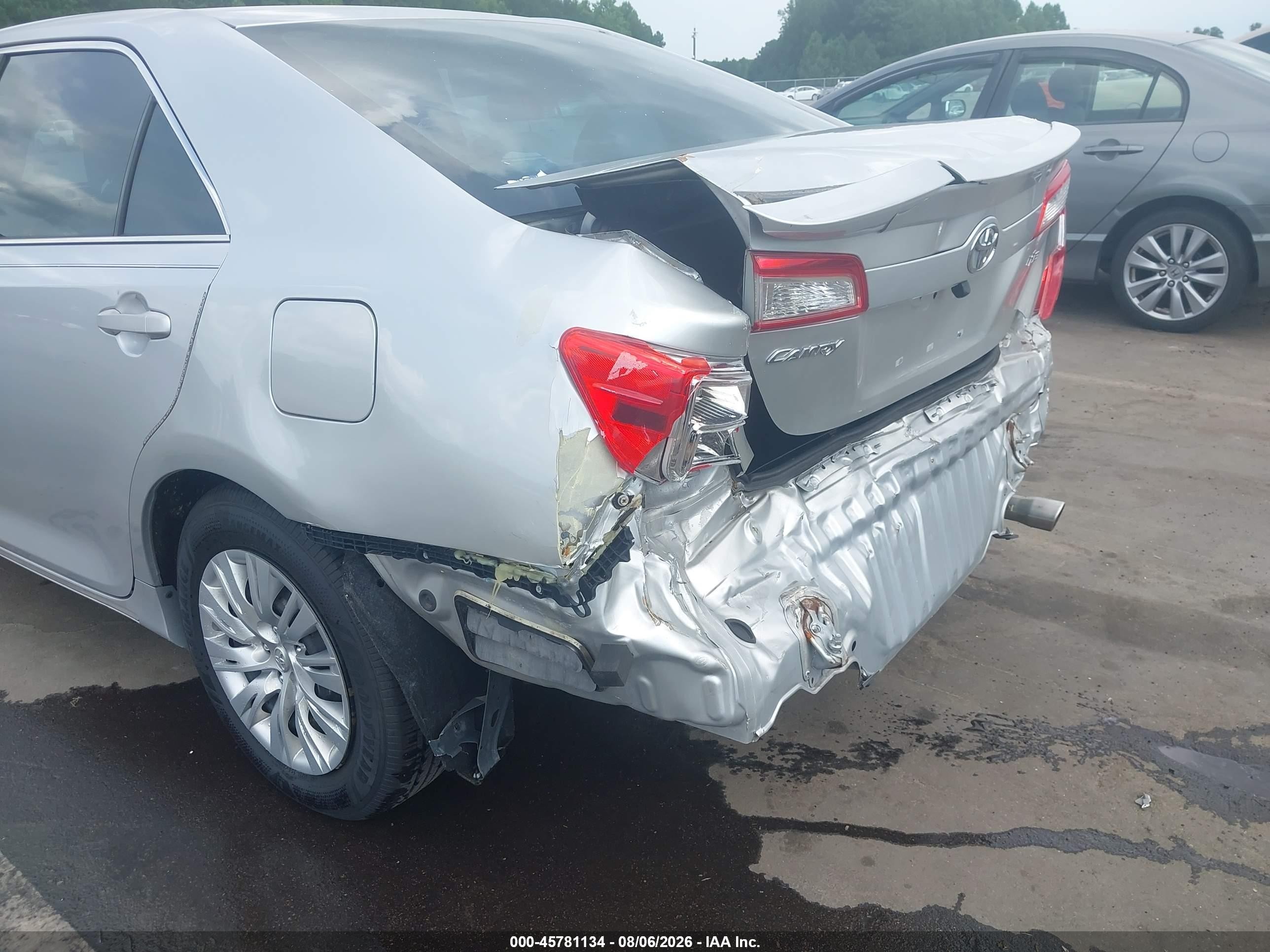 2014 Toyota Camry Le Silver vin: 4T4BF1FK1ER415643