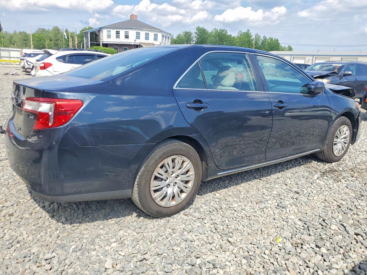 2014 Toyota Camry Le Blue vin: 4T4BF1FK1ER417019
