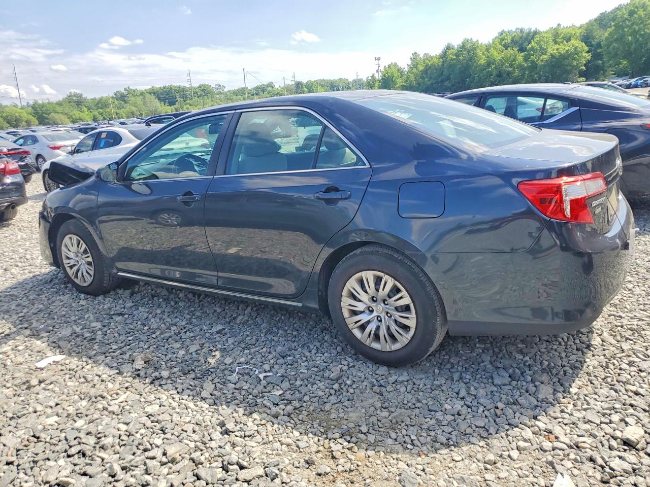 2014 Toyota Camry Le Blue vin: 4T4BF1FK1ER417019