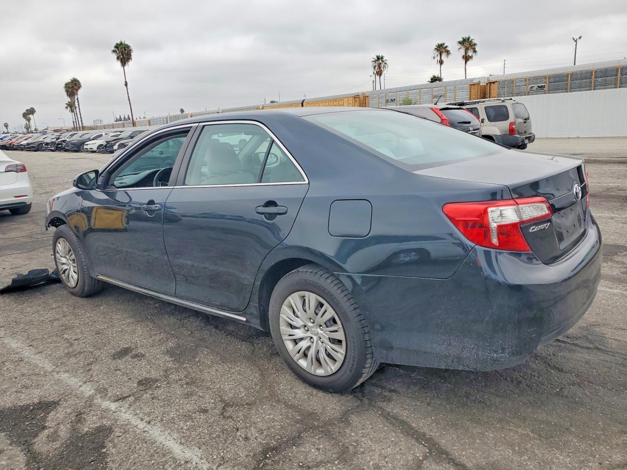 2014 Toyota Camry Le Blue vin: 4T4BF1FK1ER420809