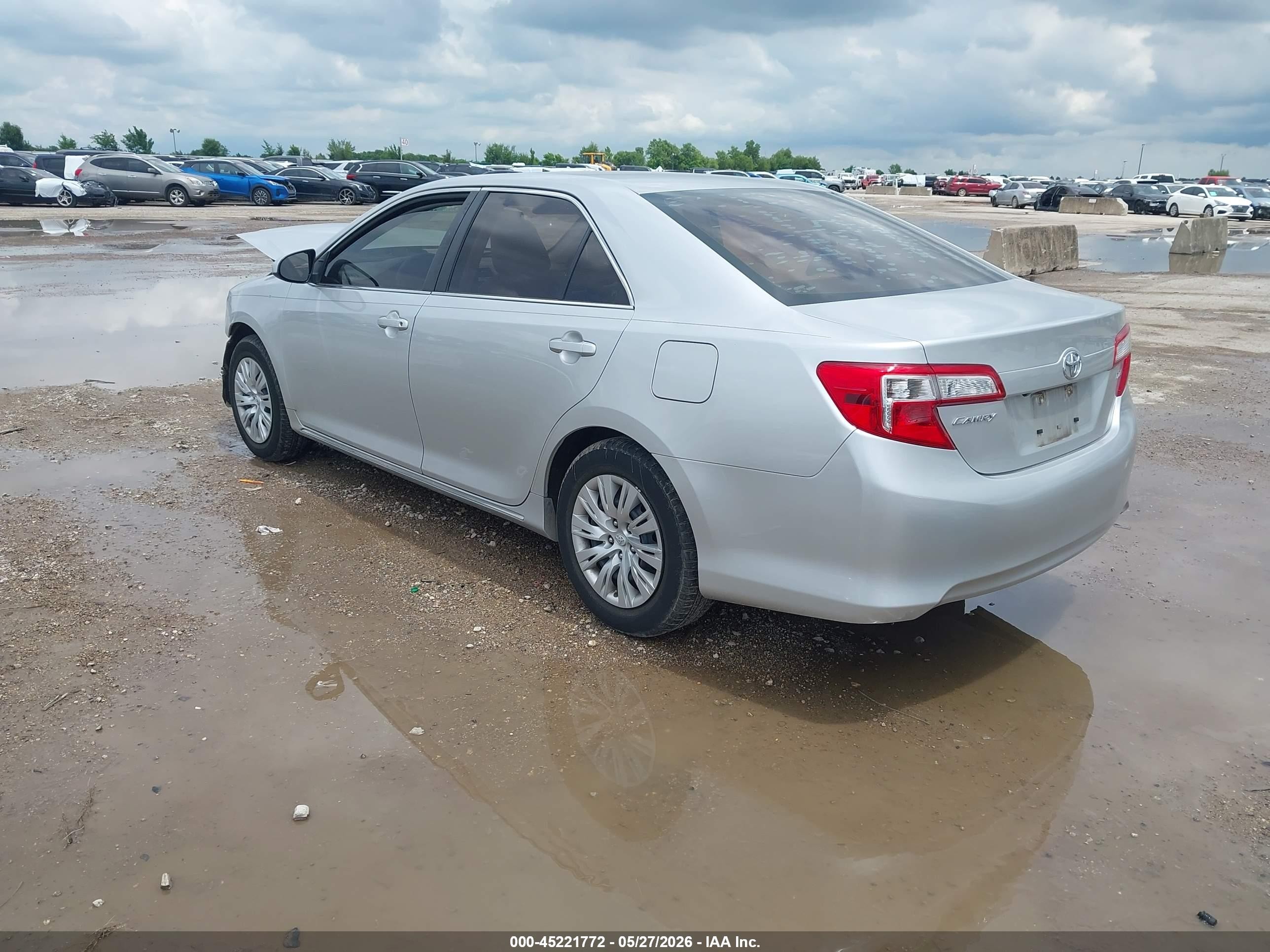 2014 Toyota Camry Le Silver vin: 4T4BF1FK1ER423970