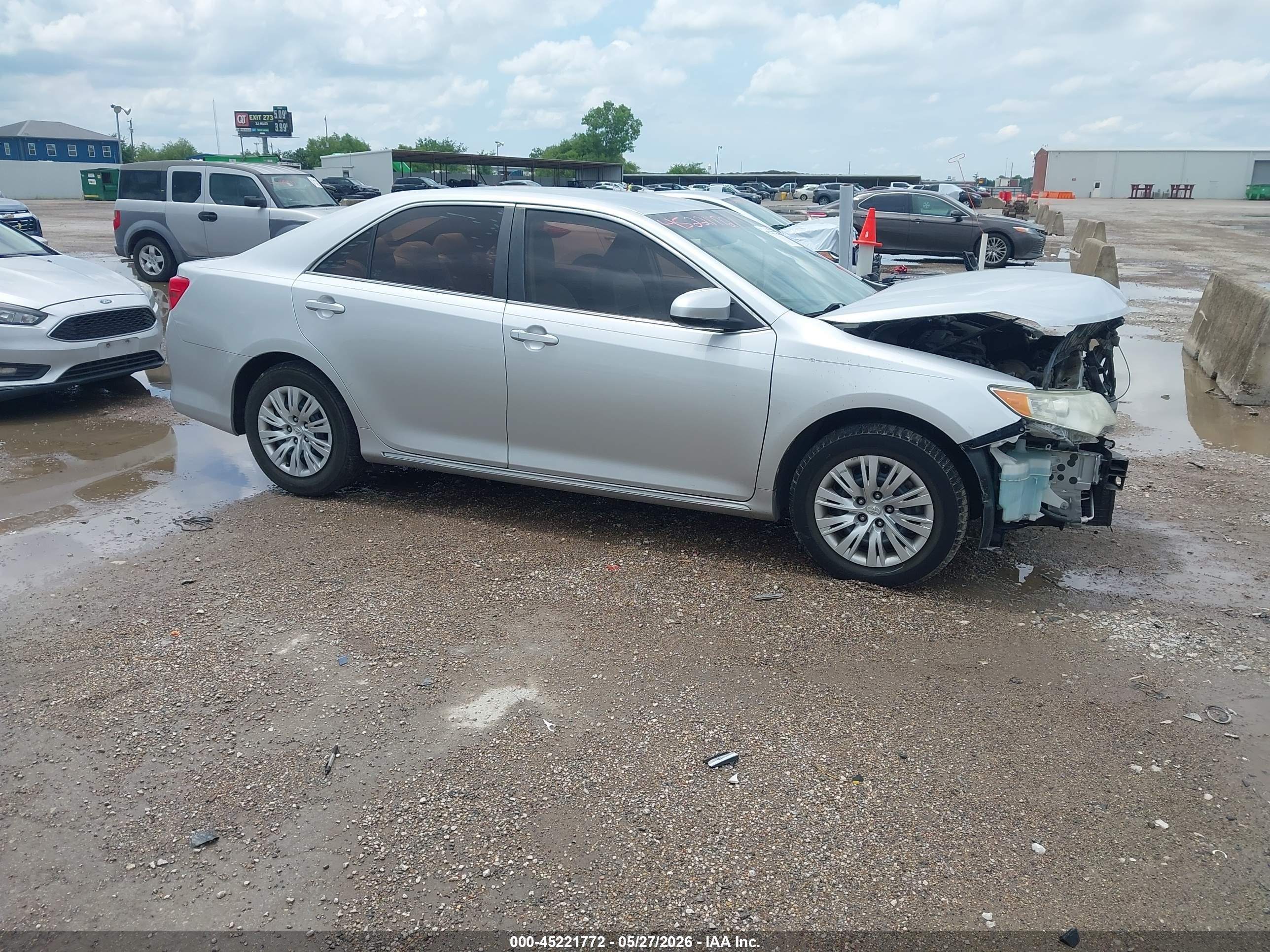 2014 Toyota Camry Le Silver vin: 4T4BF1FK1ER423970