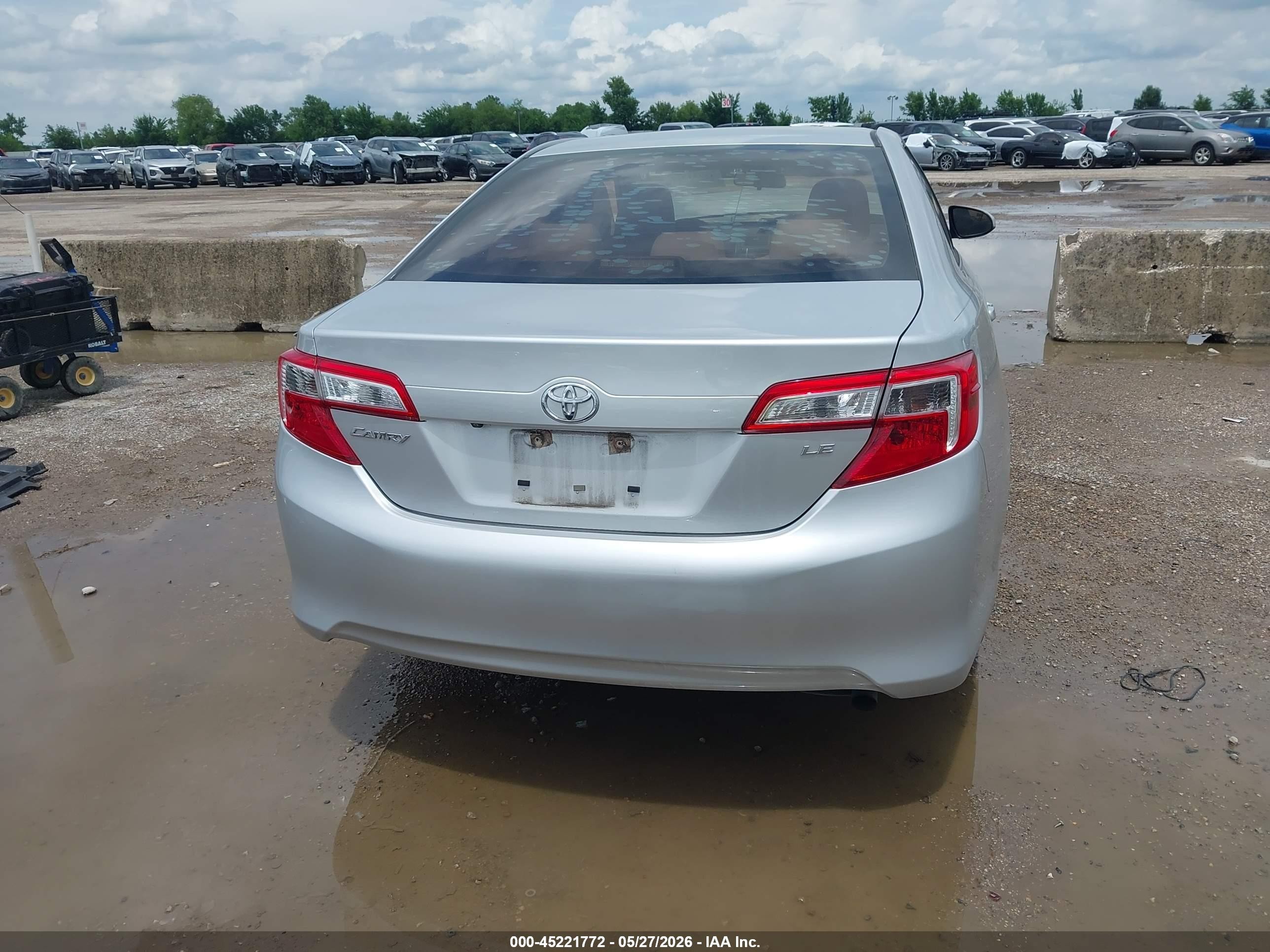 2014 Toyota Camry Le Silver vin: 4T4BF1FK1ER423970