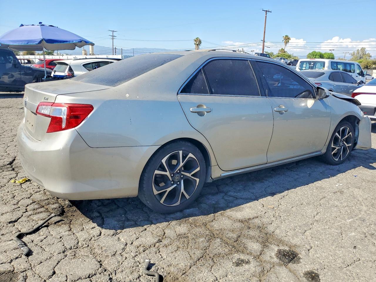 2014 Toyota Camry Le Желто-коричневый vin: 4T4BF1FK1ER425427