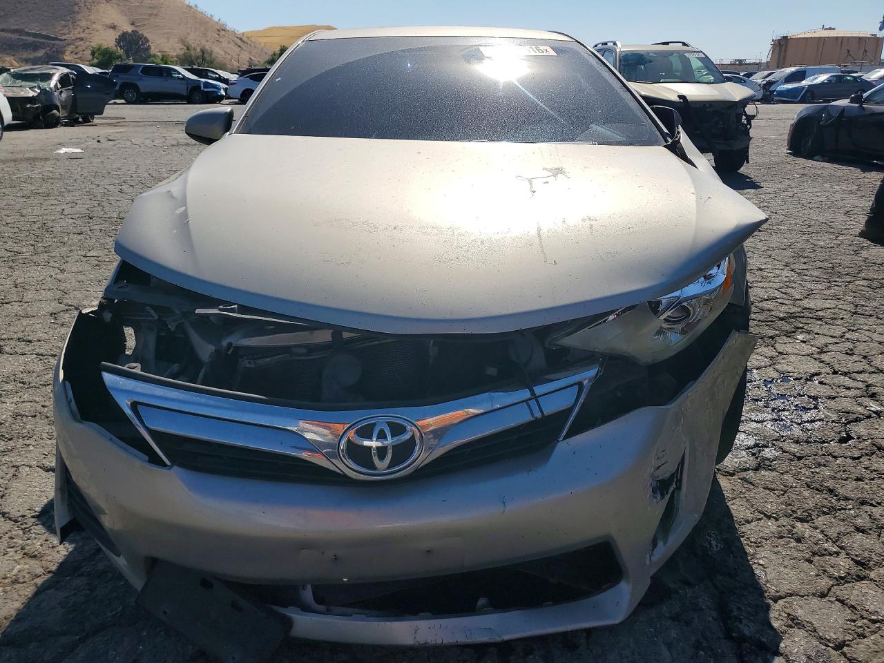 2014 Toyota Camry Le Желто-коричневый vin: 4T4BF1FK1ER425427