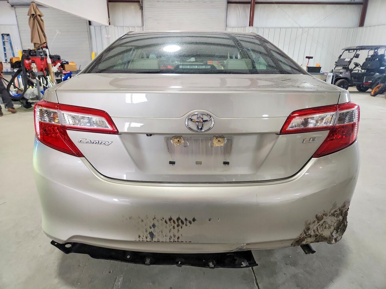 2014 Toyota Camry Le Beige vin: 4T4BF1FK1ER427260