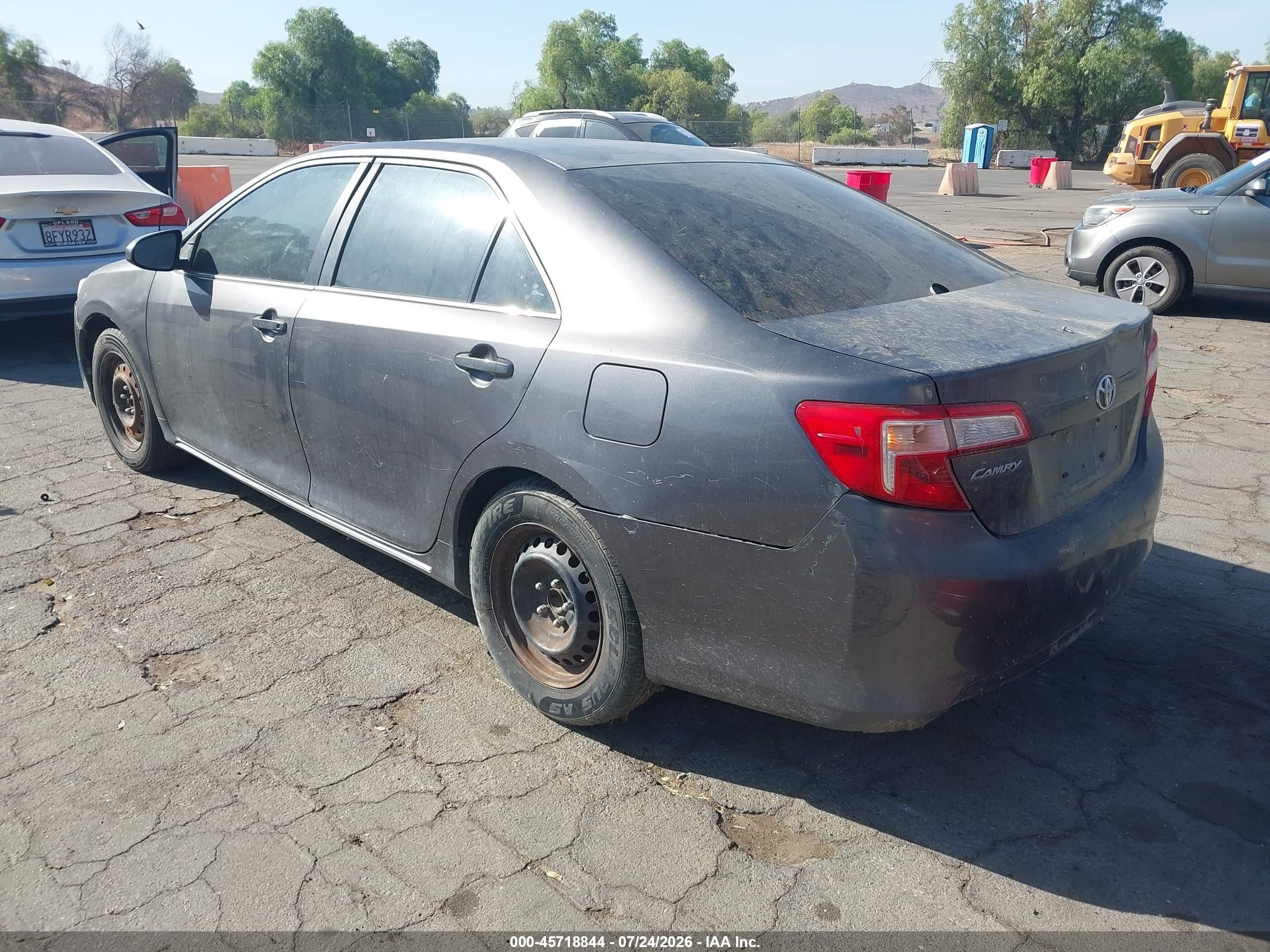 2014 Toyota Camry Le Gray vin: 4T4BF1FK1ER428649