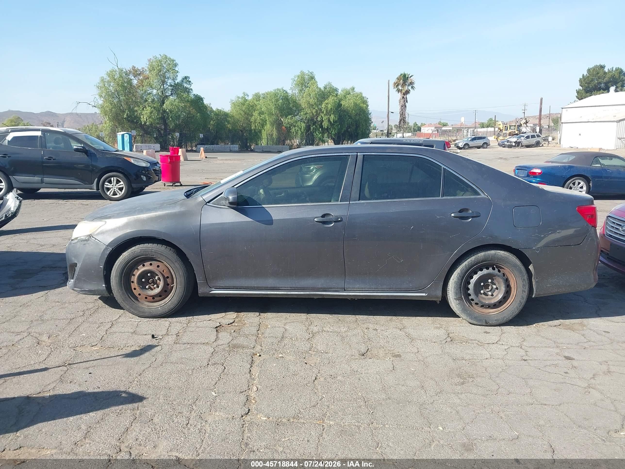 2014 Toyota Camry Le Gray vin: 4T4BF1FK1ER428649