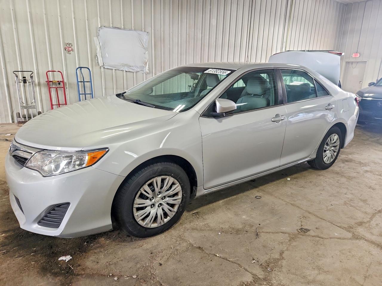 2014 Toyota Camry Le Silver vin: 4T4BF1FK1ER439814